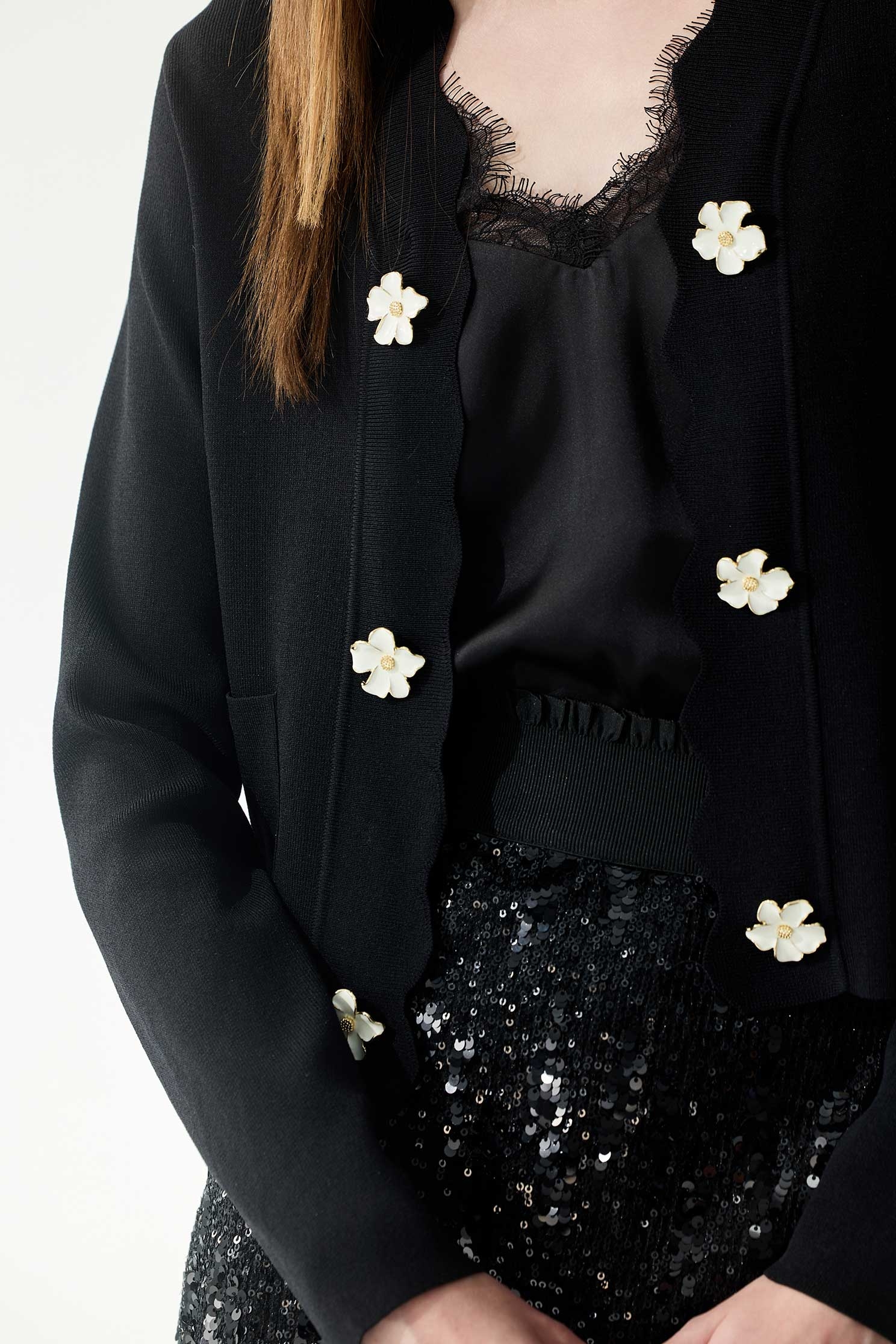 立體花飾針織外罩立體花飾針織外罩,一般外套,外套,春夏穿搭,針織,針織外套,黑色外套