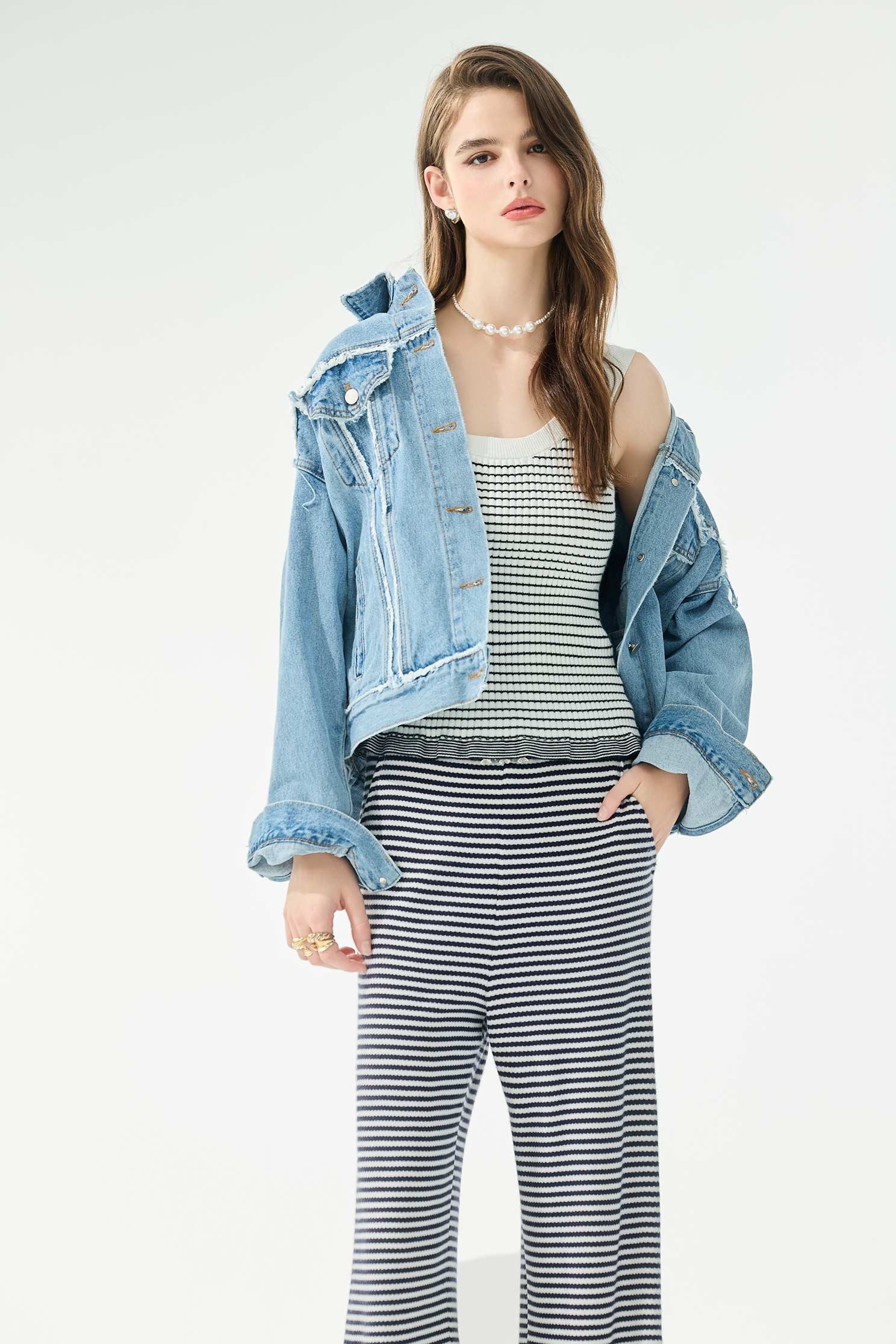 溫室花卉貼布刺繡牛仔外套溫室花卉貼布刺繡牛仔外套,一般外套,刺繡,外套,春夏穿搭,牛仔,牛仔外套