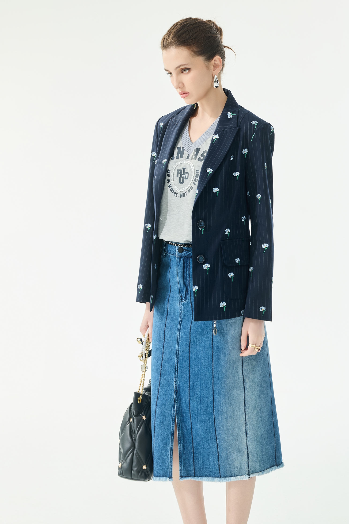 溫室花卉刺繡西裝外套溫室花卉刺繡西裝外套,一般外套,刺繡,外套,春夏穿搭,條紋,褲子,西裝外套