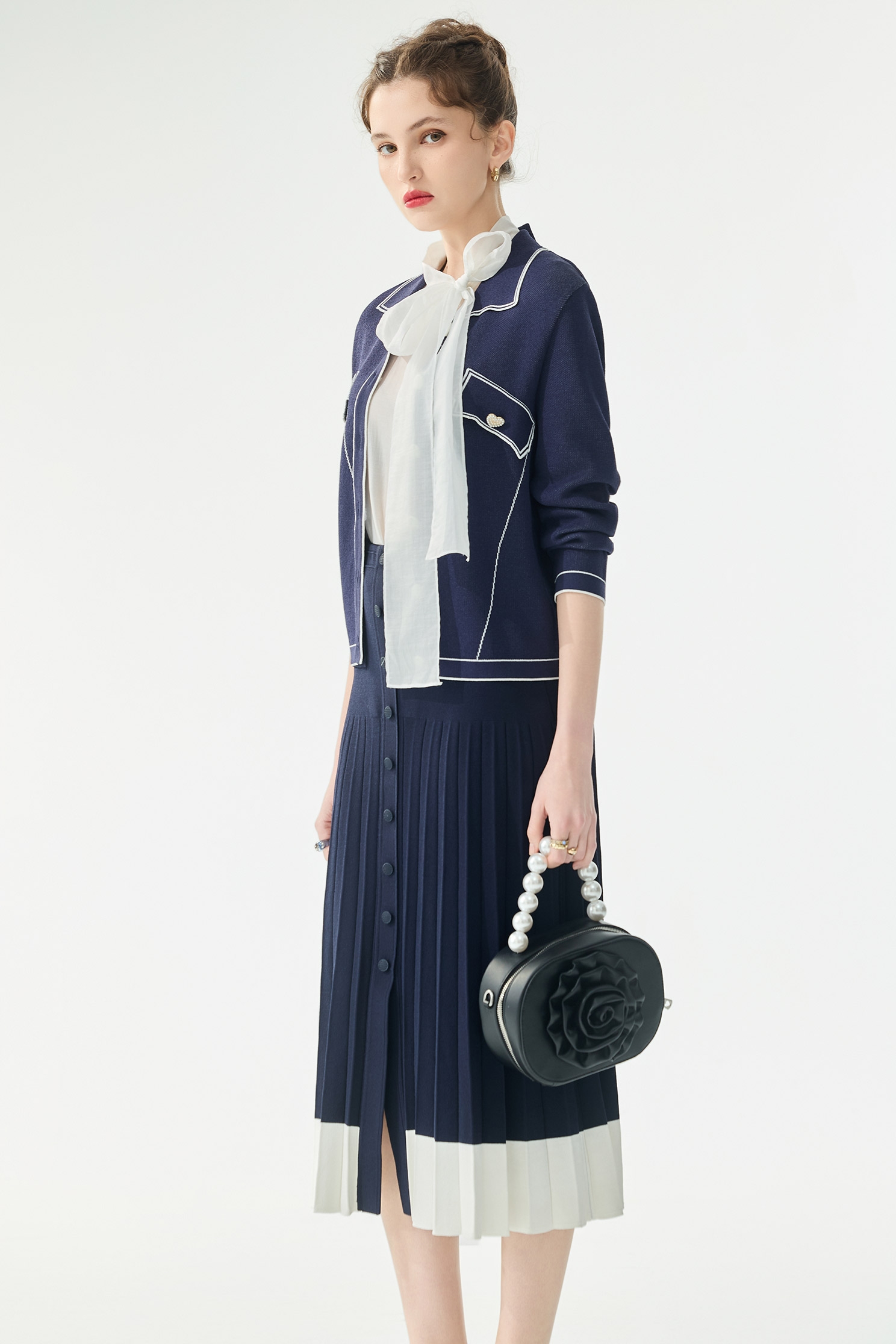 經典海軍藍撞色線針織外套經典海軍藍撞色線針織外套,一般外套,外套,春夏穿搭,針織,針織外套