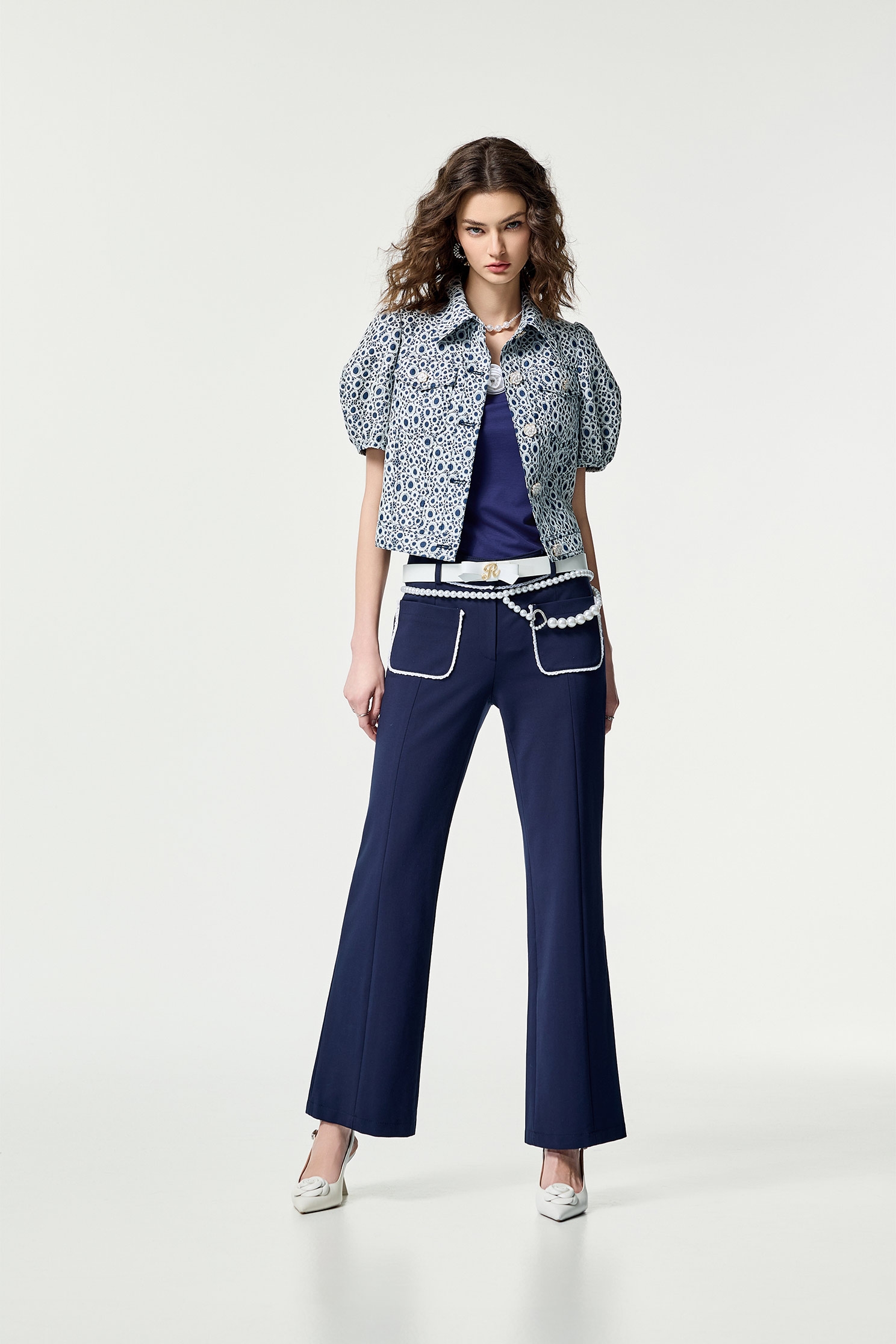 貼合蕾絲偽牛仔短外套貼合蕾絲偽牛仔短外套,一般外套,上班OL穿搭,外套,春夏穿搭,時髦成套搭配,牛仔,珍珠,蕾絲