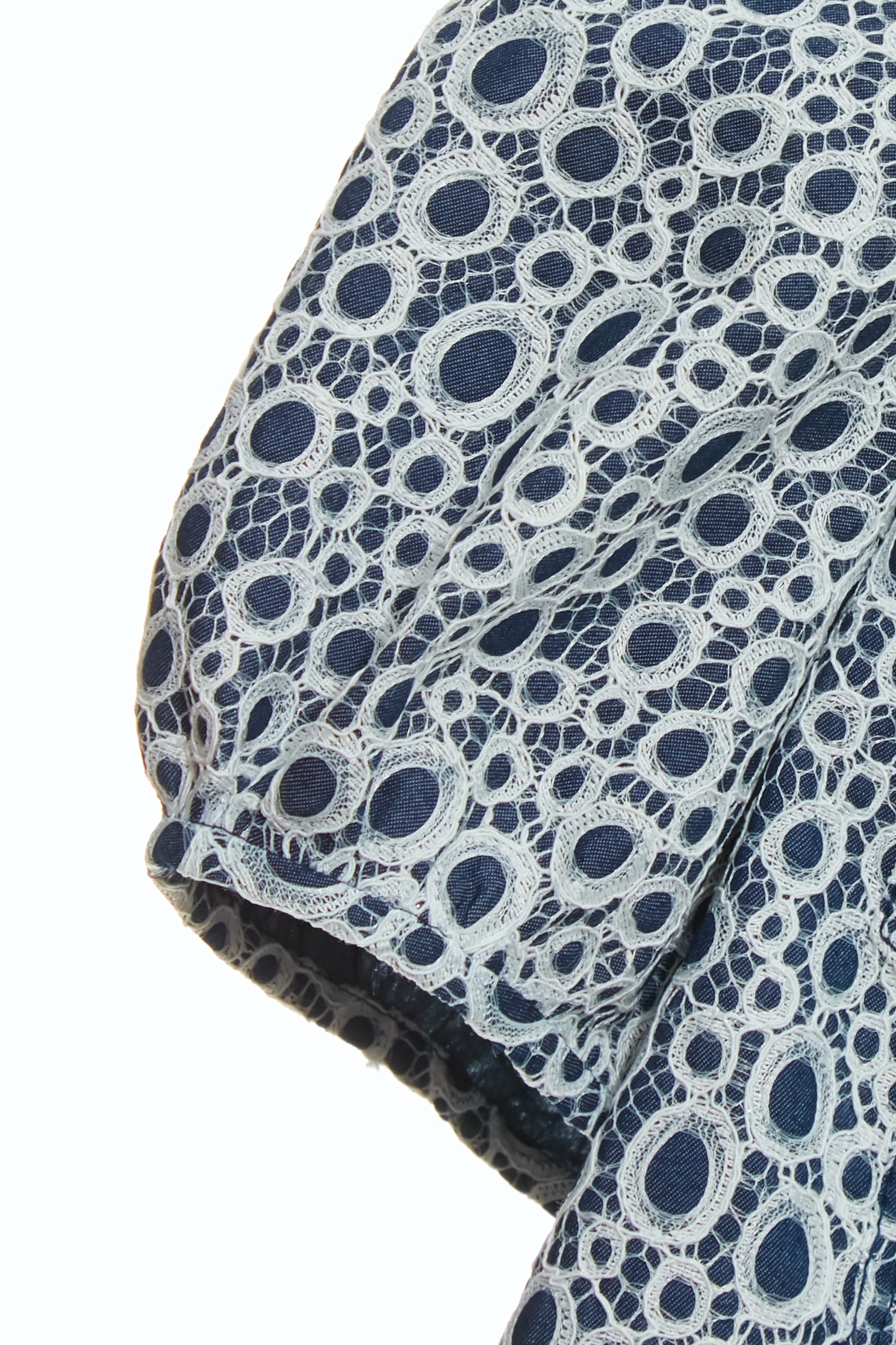 貼合蕾絲偽牛仔短外套貼合蕾絲偽牛仔短外套,一般外套,上班OL穿搭,外套,春夏穿搭,時髦成套搭配,牛仔,珍珠,蕾絲