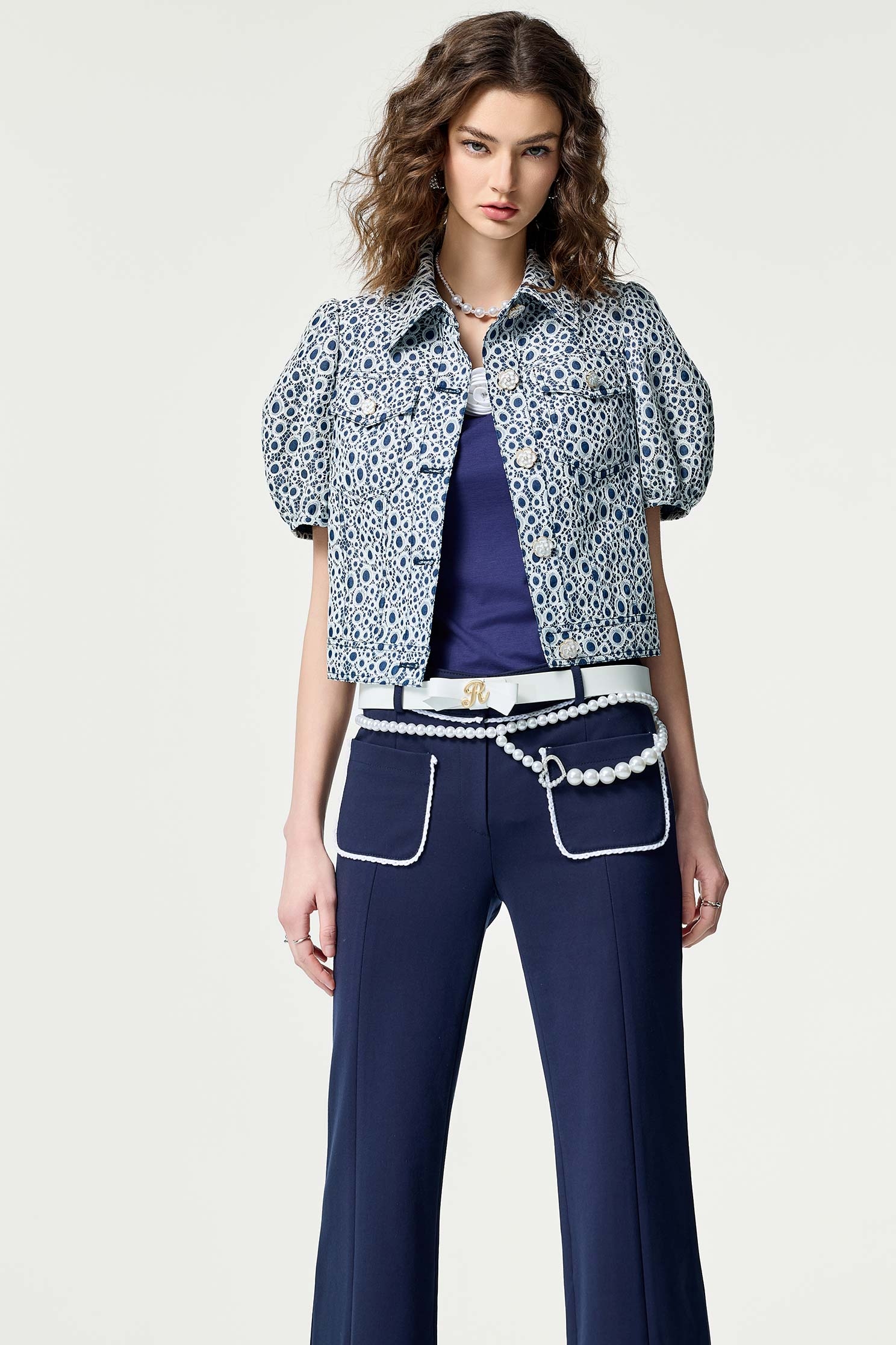 貼合蕾絲偽牛仔短外套貼合蕾絲偽牛仔短外套,一般外套,上班OL穿搭,外套,春夏穿搭,時髦成套搭配,牛仔,珍珠,蕾絲