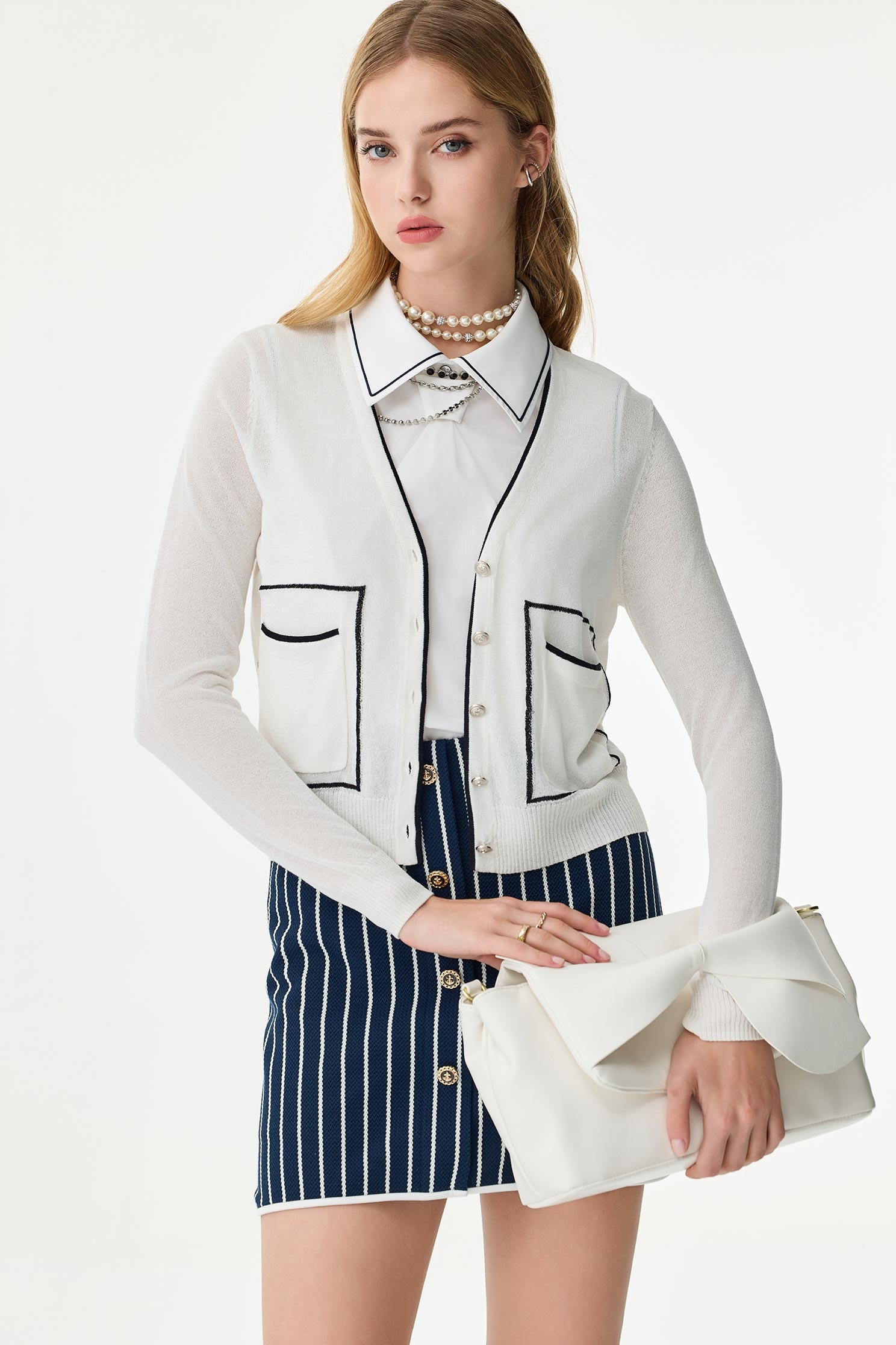 亮白色小香風針織外套亮白色小香風針織外套,上班OL穿搭,外套,小香風,小香風外套,春夏穿搭,白色外套,約會特輯,針織,針織外套