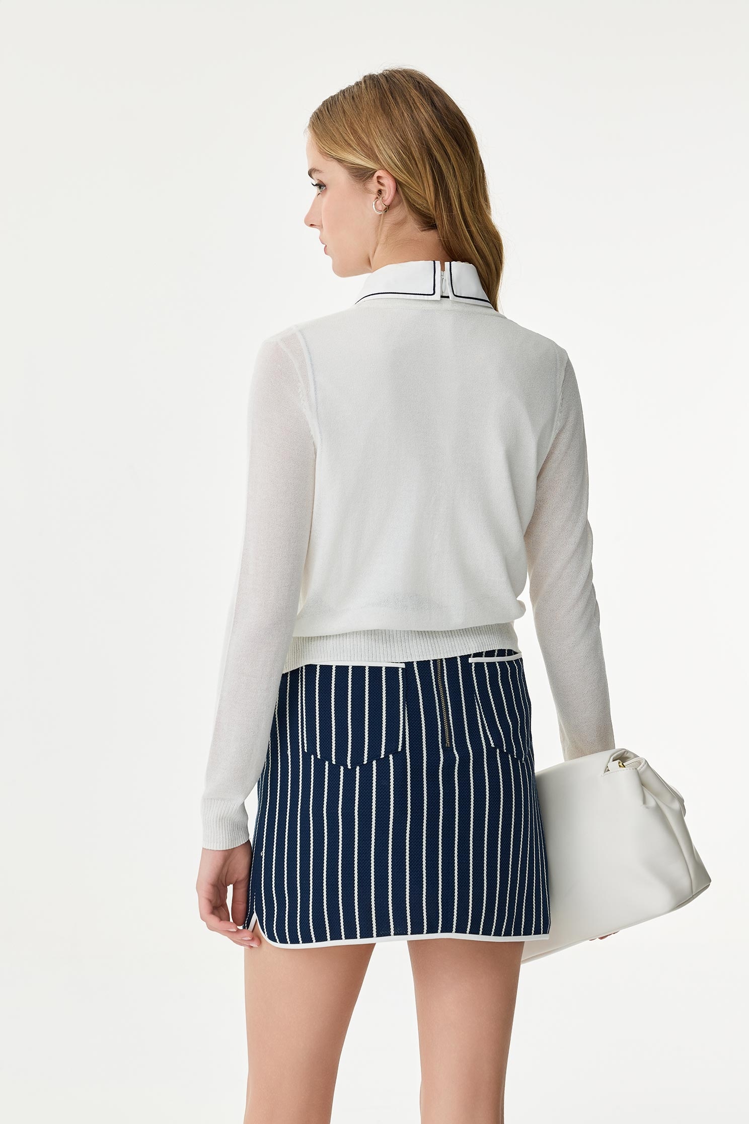 亮白色小香風針織外套亮白色小香風針織外套,上班OL穿搭,外套,小香風,小香風外套,春夏穿搭,白色外套,約會特輯,針織,針織外套