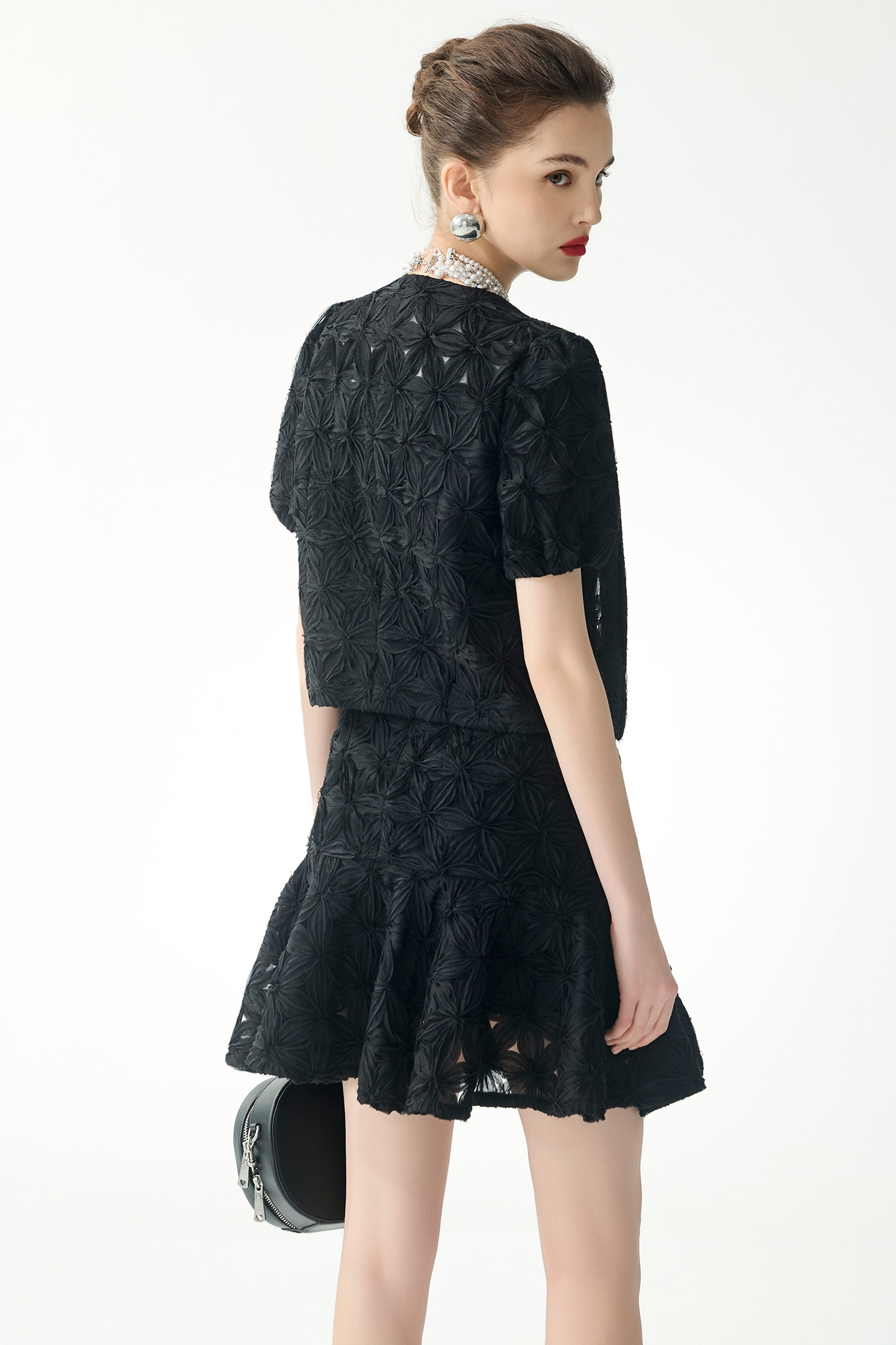 極致黑立體壓花短袖外套極致黑立體壓花短袖外套,一般外套,外套,春夏穿搭,黑色外套