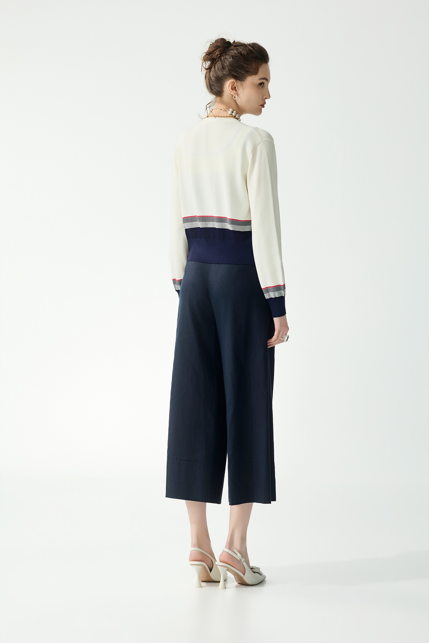 綴刺繡船錨開襟針織外套綴刺繡船錨開襟針織外套,一般外套,刺繡,外套,春夏穿搭,針織,針織外套