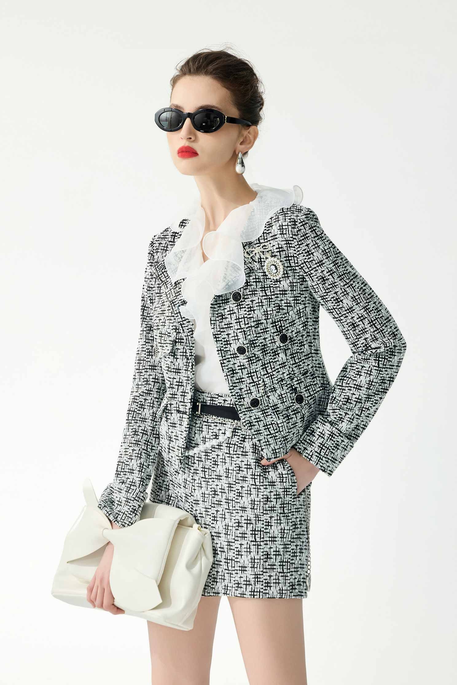 黑白復古別針彈性短外套黑白復古別針彈性短外套,一般外套,外套,春夏穿搭,珍珠,蝴蝶結