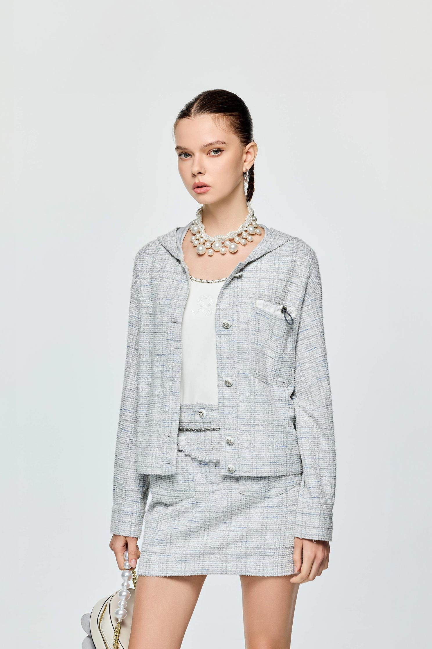 丁香灰花紗連帽外套丁香灰花紗連帽外套,一般外套,上班OL穿搭,外套,小香風,春夏穿搭,時髦成套搭配,簡約穿搭,連帽外套