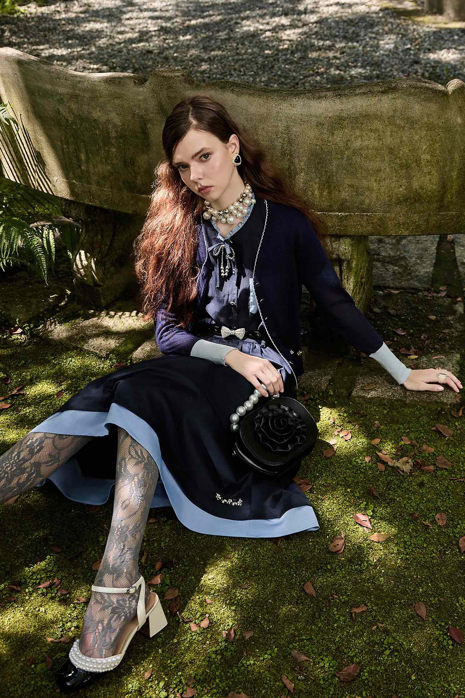 極簡水手藍鑲色針織外套極簡水手藍鑲色針織外套,上班OL穿搭,刺繡,外套,秋冬穿搭,約會特輯,針織,針織外套