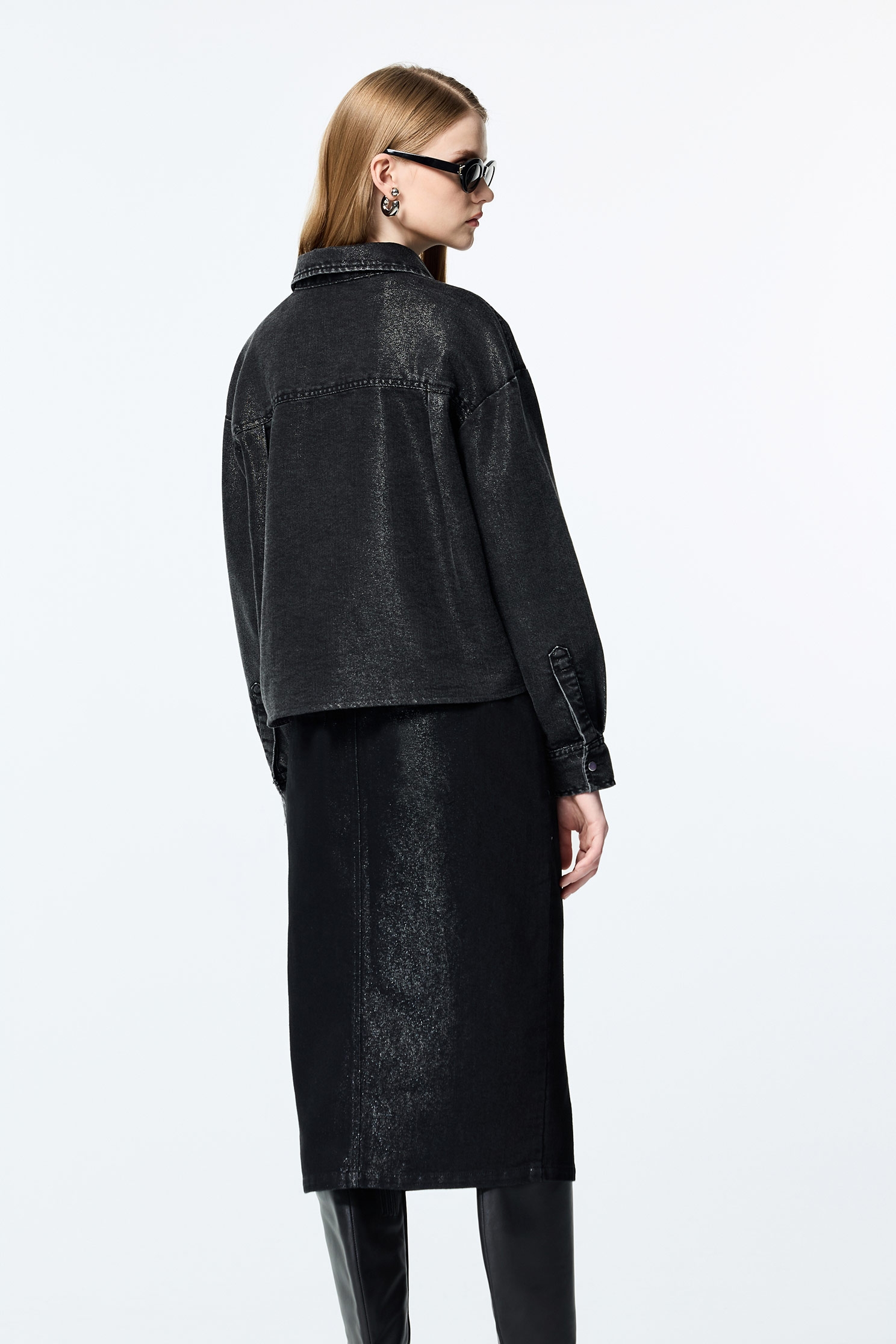 帶蔥光澤感牛仔外套帶蔥光澤感牛仔外套,上班OL穿搭,丹寧,外套,時髦成套搭配,牛仔,牛仔外套,秋冬穿搭,襯衫