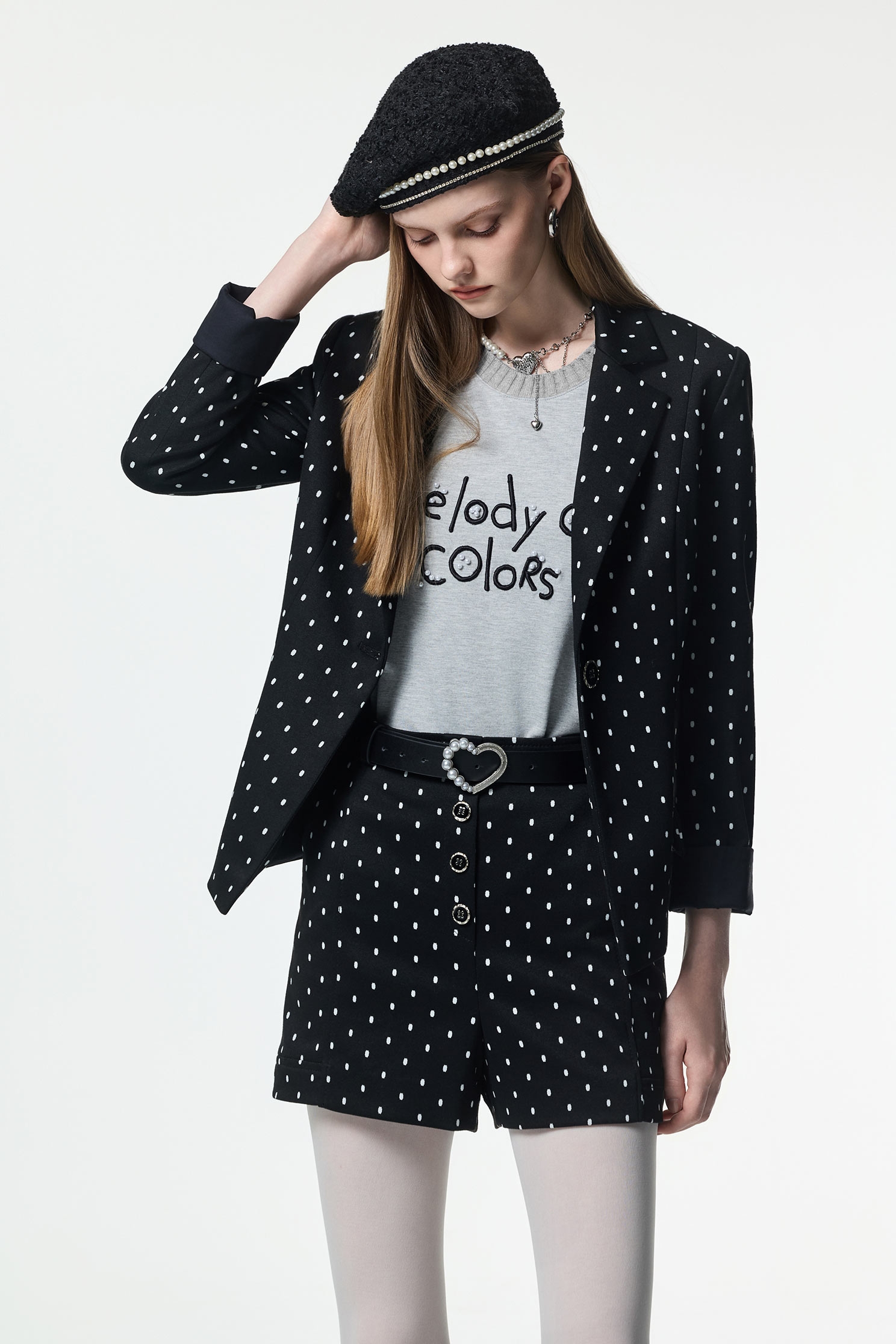 黑白小圓點西裝式外套黑白小圓點西裝式外套,一般外套,上班OL穿搭,外套,時髦成套搭配,波點,秋冬穿搭,西裝外套