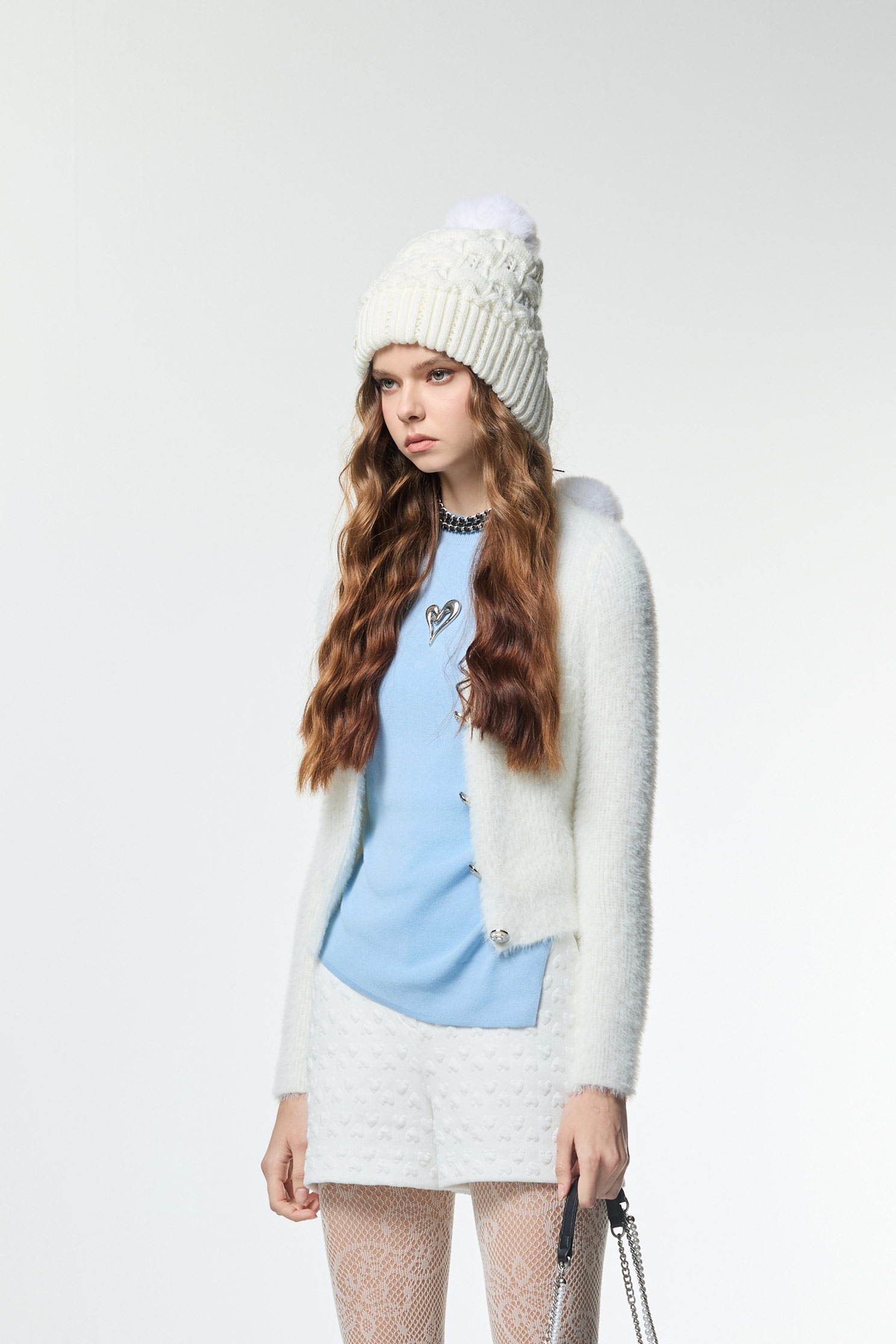 光學白偽水貂毛針織外套光學白偽水貂毛針織外套,上班OL穿搭,外套,秋冬穿搭,簡約穿搭,約會特輯,針織,針織外套