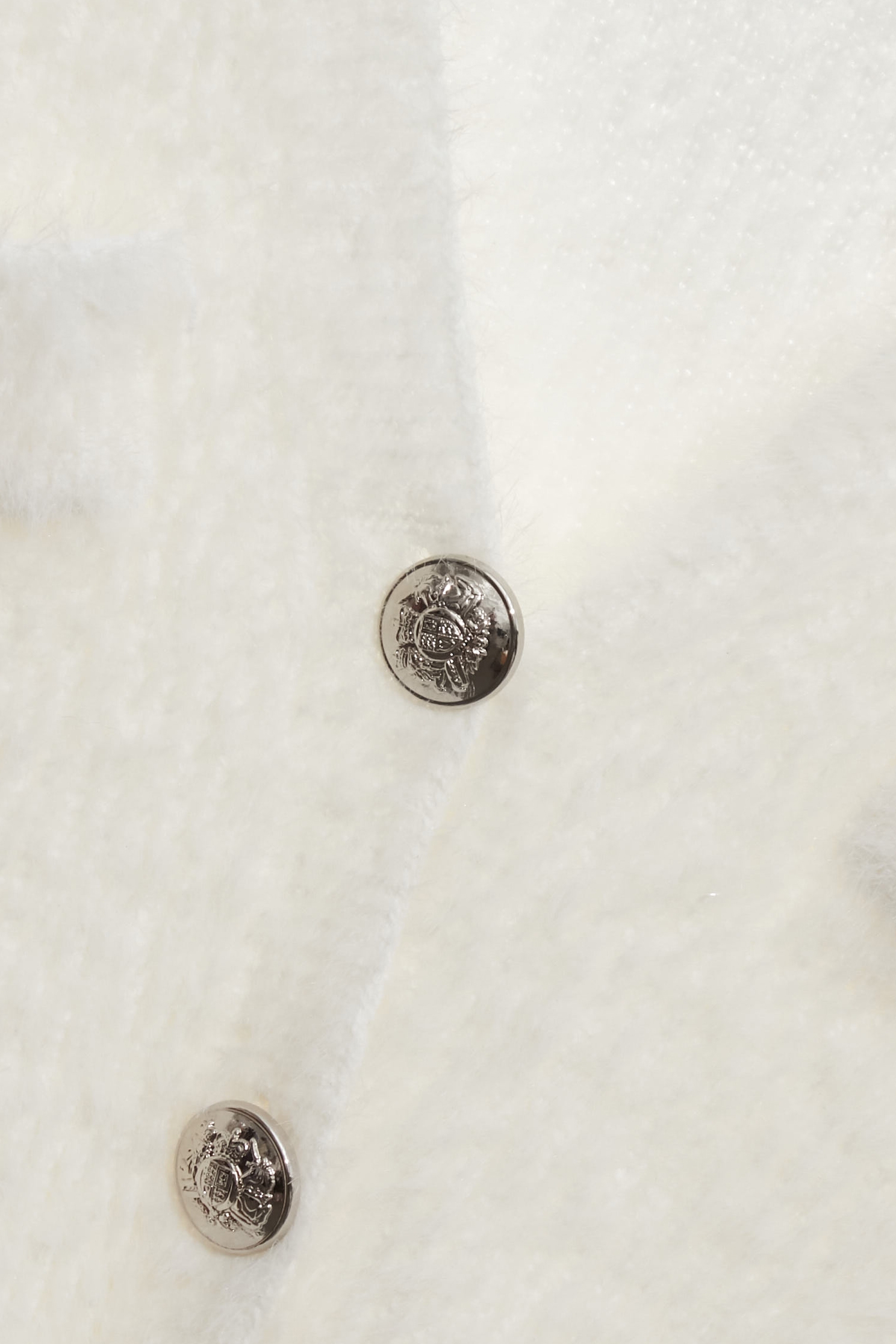 光學白偽水貂毛針織外套光學白偽水貂毛針織外套,上班OL穿搭,外套,秋冬穿搭,簡約穿搭,約會特輯,針織,針織外套