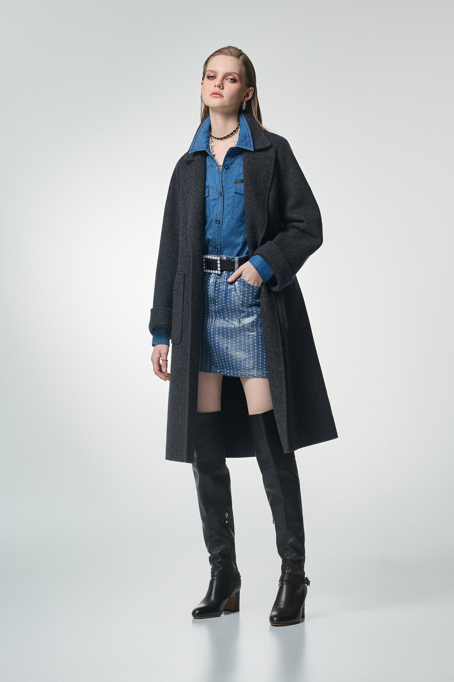 安靜灰長版大衣安靜灰長版大衣,上班OL穿搭,秋冬穿搭,約會特輯,長大衣