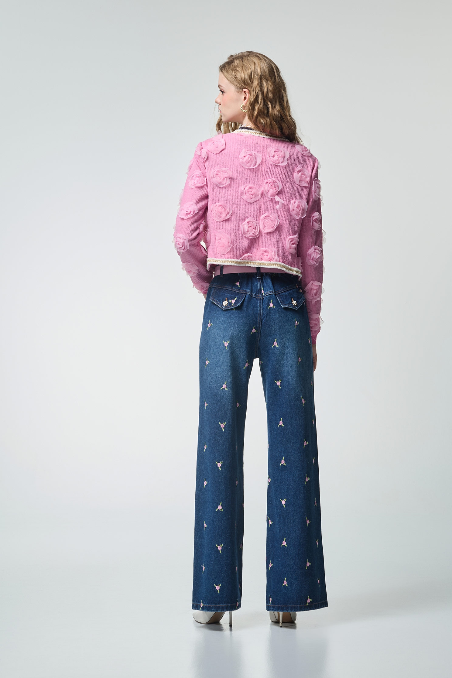 玫瑰石英粉車玫瑰花外套玫瑰石英粉車玫瑰花外套,一般外套,人氣商品,外套,小香風,小香風外套,時髦成套搭配,派對特輯,秋冬穿搭,約會特輯,花花世界