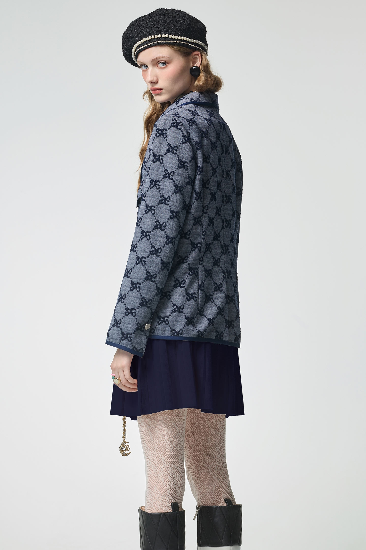 立體蝴蝶結紋理外套立體蝴蝶結紋理外套,上班OL穿搭,人氣商品,外套,小香風,時髦成套搭配,短褲,秋冬穿搭,蝴蝶結,西裝外套