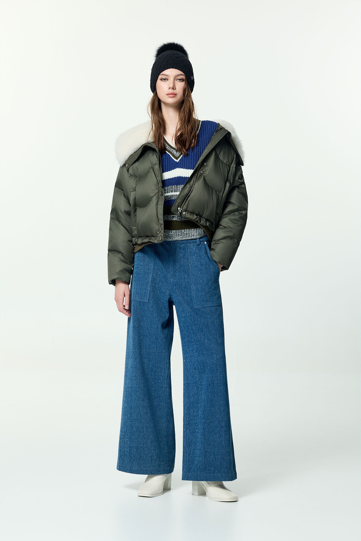 神秘綠領片拼接鵝絨外套神秘綠領片拼接鵝絨外套,一般外套,人氣商品,外套,秋冬穿搭,長袖外套