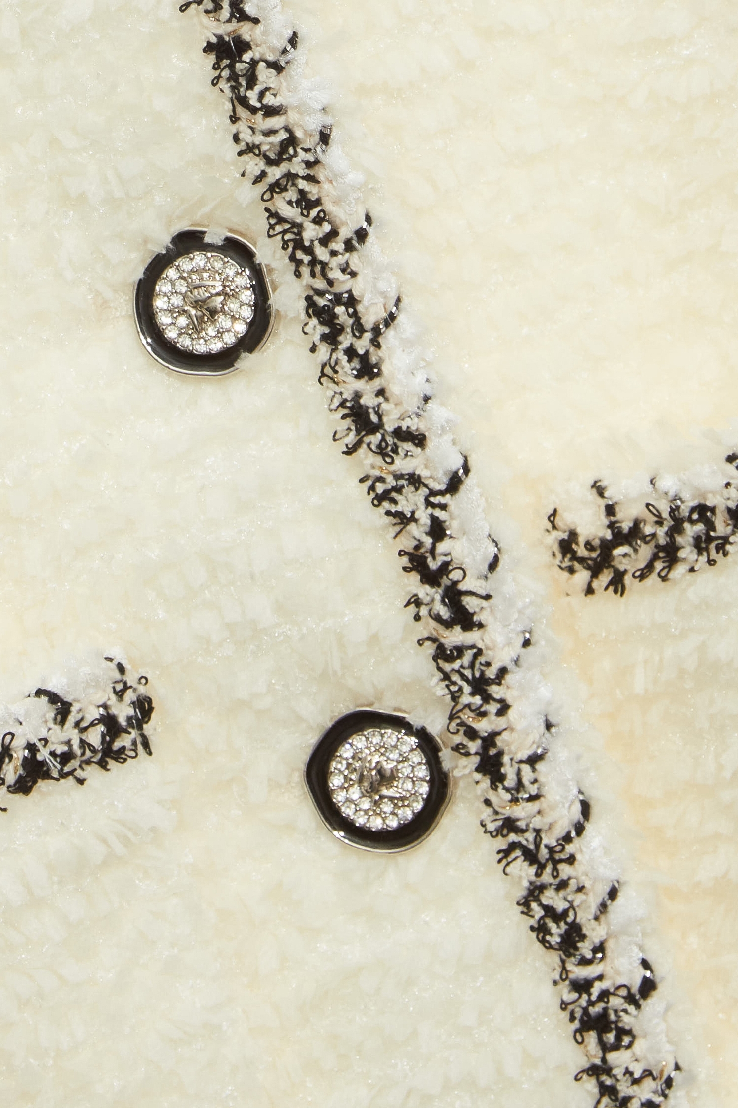 奶白色帶子紗經典花呢短外套奶白色帶子紗經典花呢短外套,一般外套,上班OL穿搭,人氣商品,外套,春夏穿搭,時髦成套搭配,白色外套