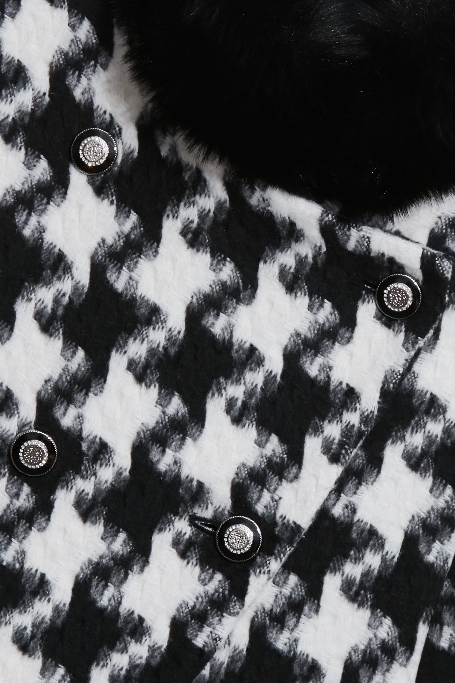 黑白大千鳥毛領斗蓬式大衣黑白大千鳥毛領斗蓬式大衣,上班OL穿搭,秋冬穿搭,約會特輯