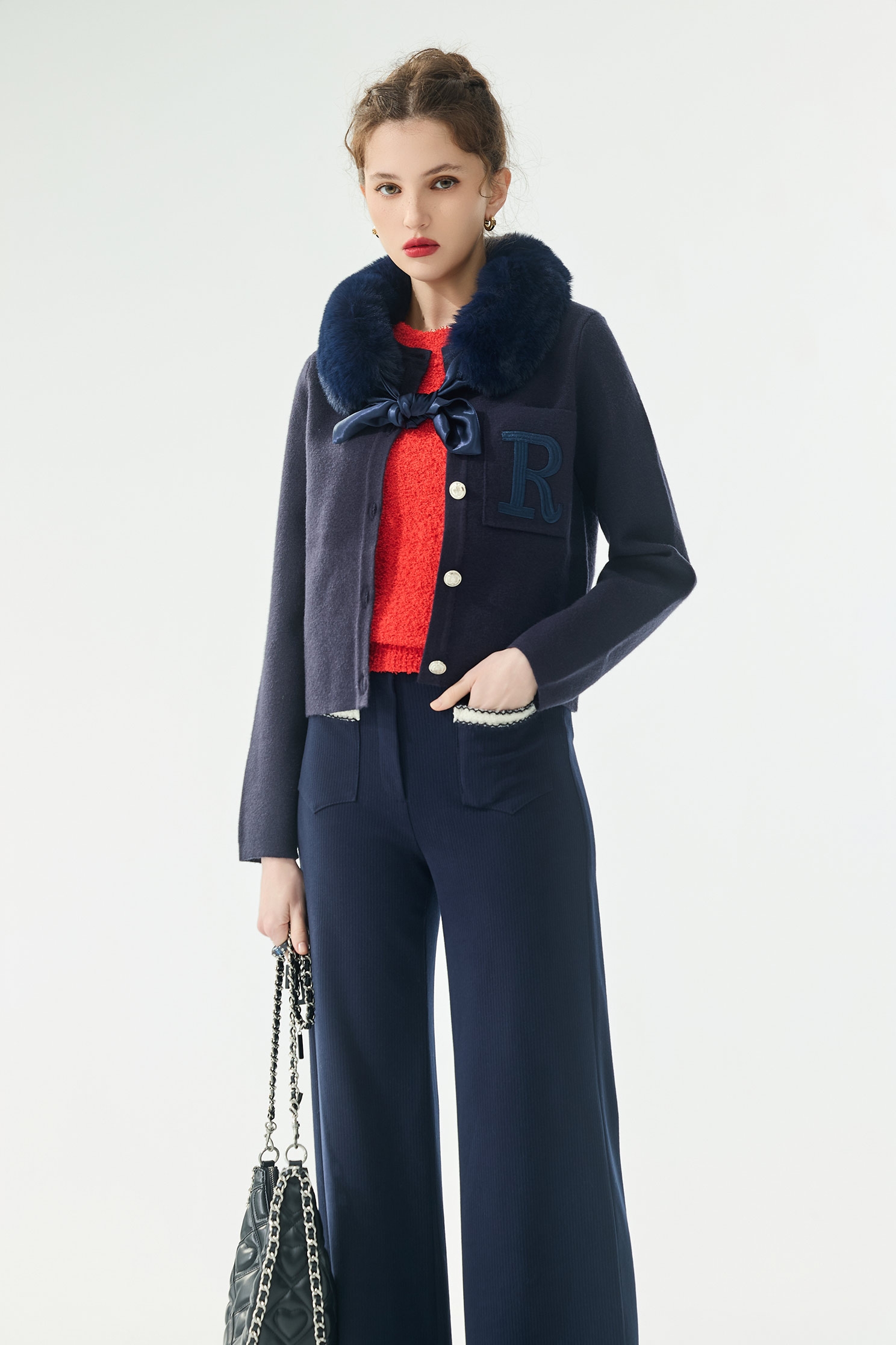 濃厚靛藍仿皮草領針織外套濃厚靛藍仿皮草領針織外套,一般外套,刺繡,外套,秋冬穿搭,約會特輯,針織,針織外套