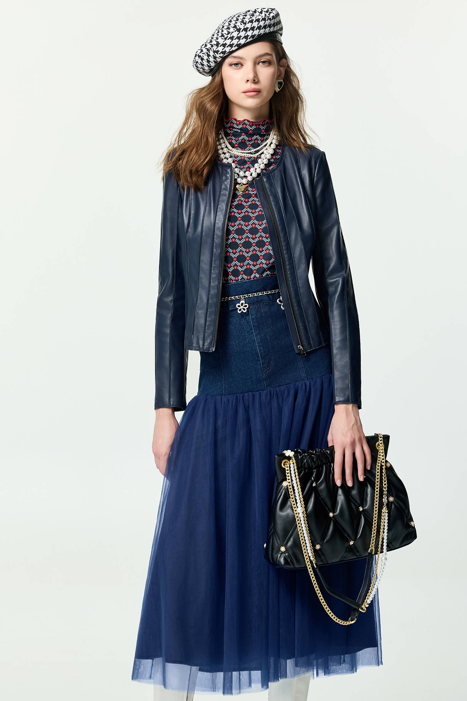 濃厚靛藍綿羊皮外套濃厚靛藍綿羊皮外套,上班OL穿搭,外套,皮衣,秋冬穿搭