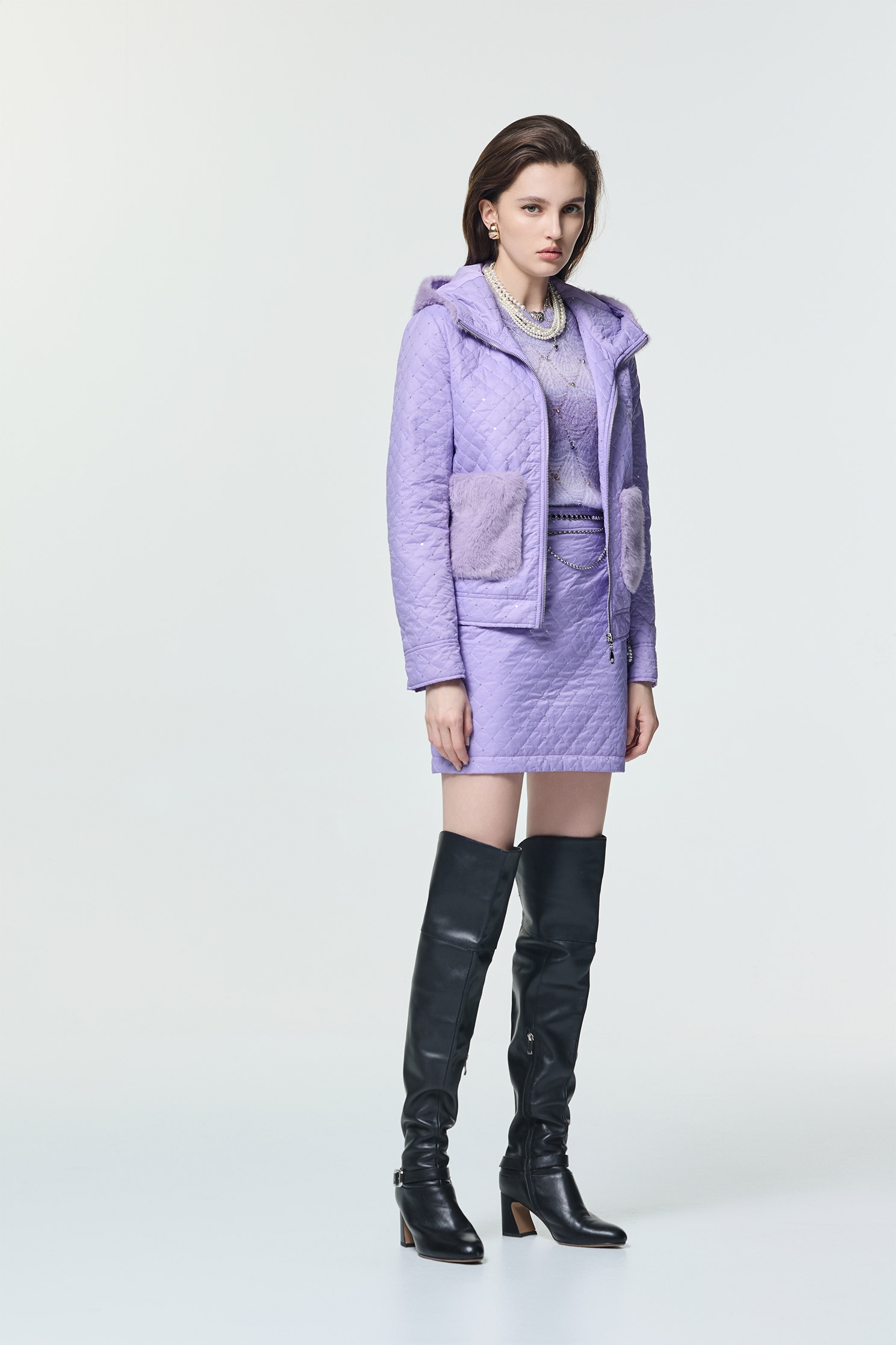 光澤感絎縫毛領外套光澤感絎縫毛領外套,一般外套,人氣商品,外套,時髦成套搭配,秋冬穿搭,約會特輯,連帽外套