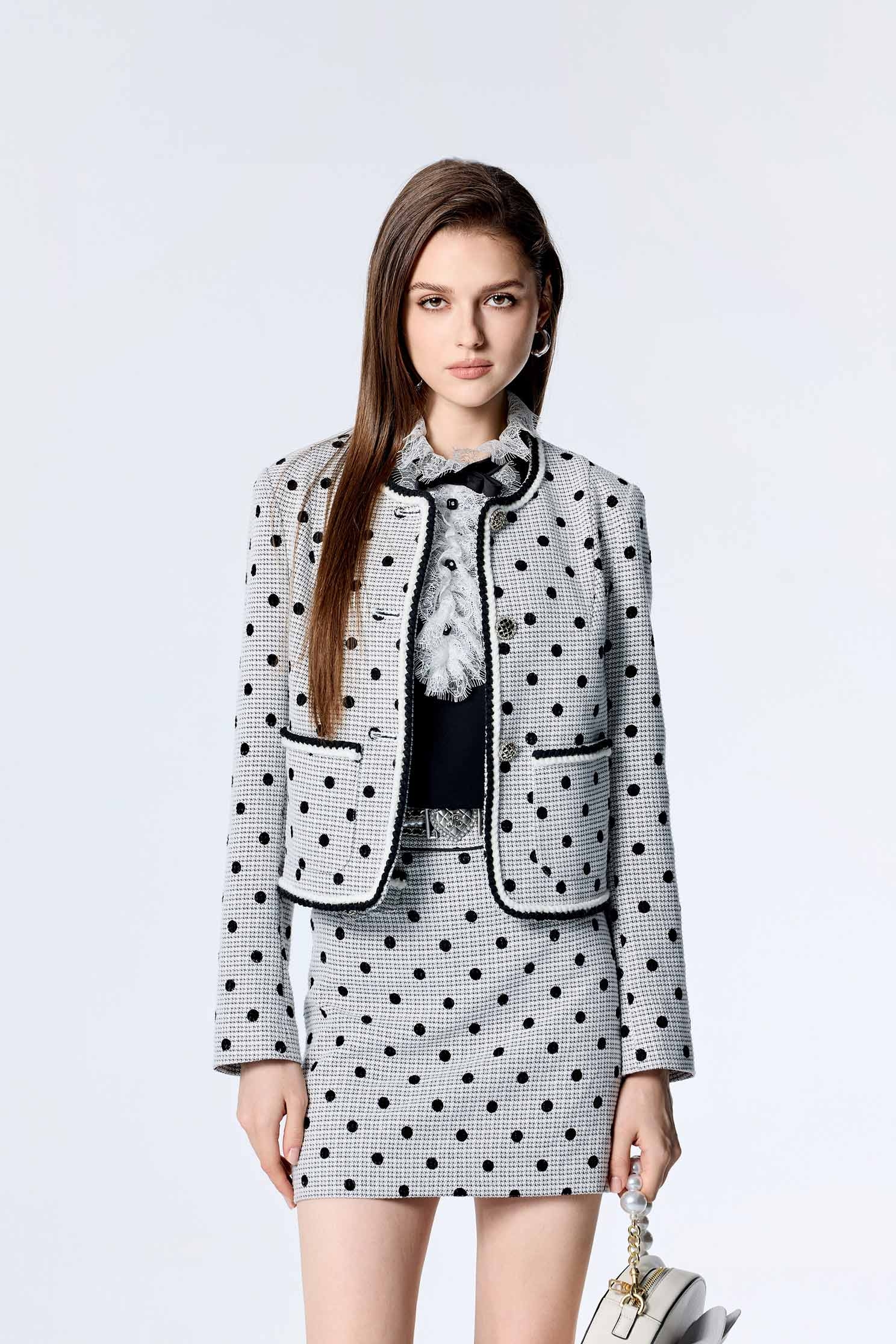 十字紋提花點點植絨外套十字紋提花點點植絨外套,一般外套,人氣商品,外套,春夏穿搭,時髦成套搭配,波點