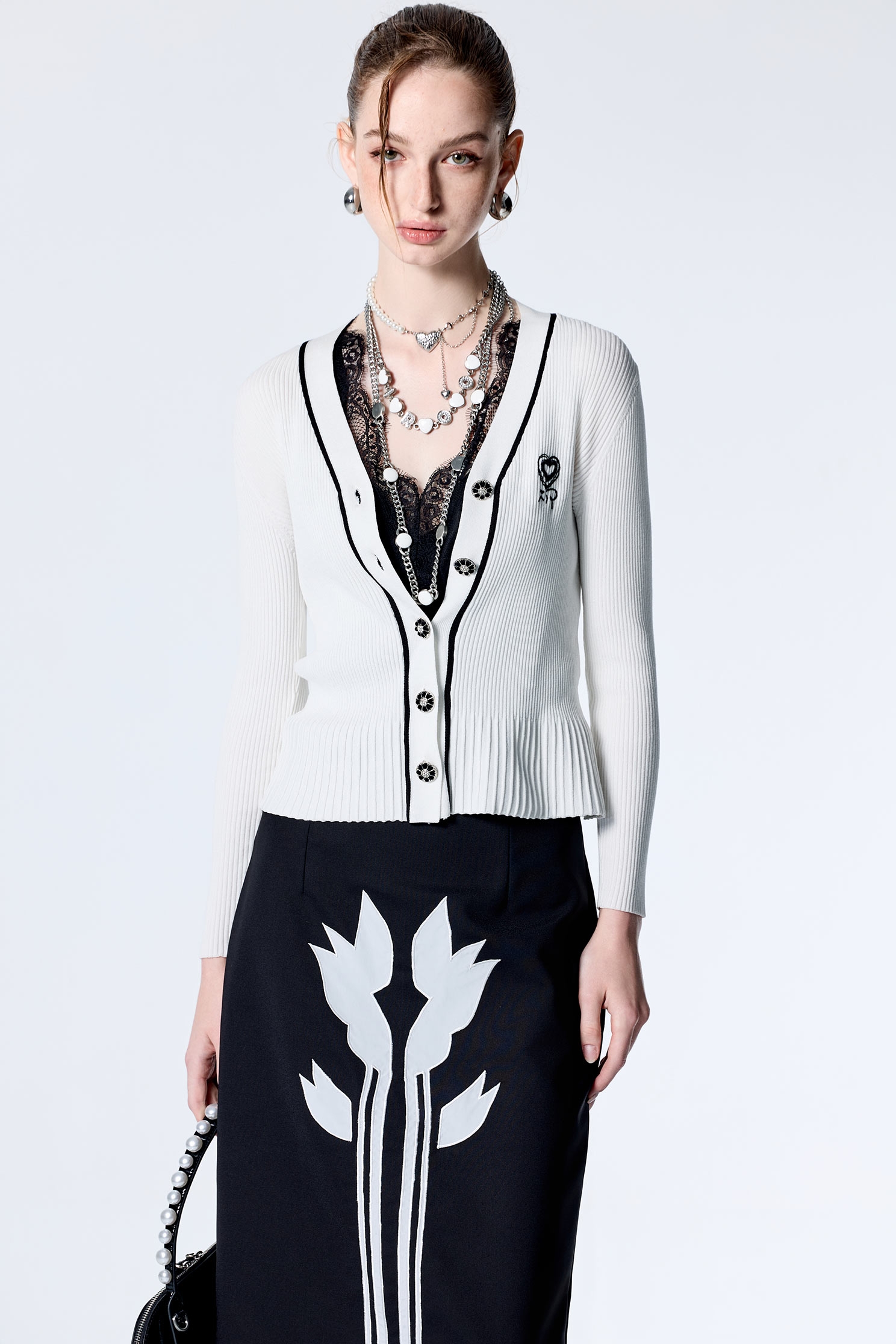 黑白撞色坑條針織外罩黑白撞色坑條針織外罩,一般外套,外套,春夏穿搭,白色外套,針織,針織外套