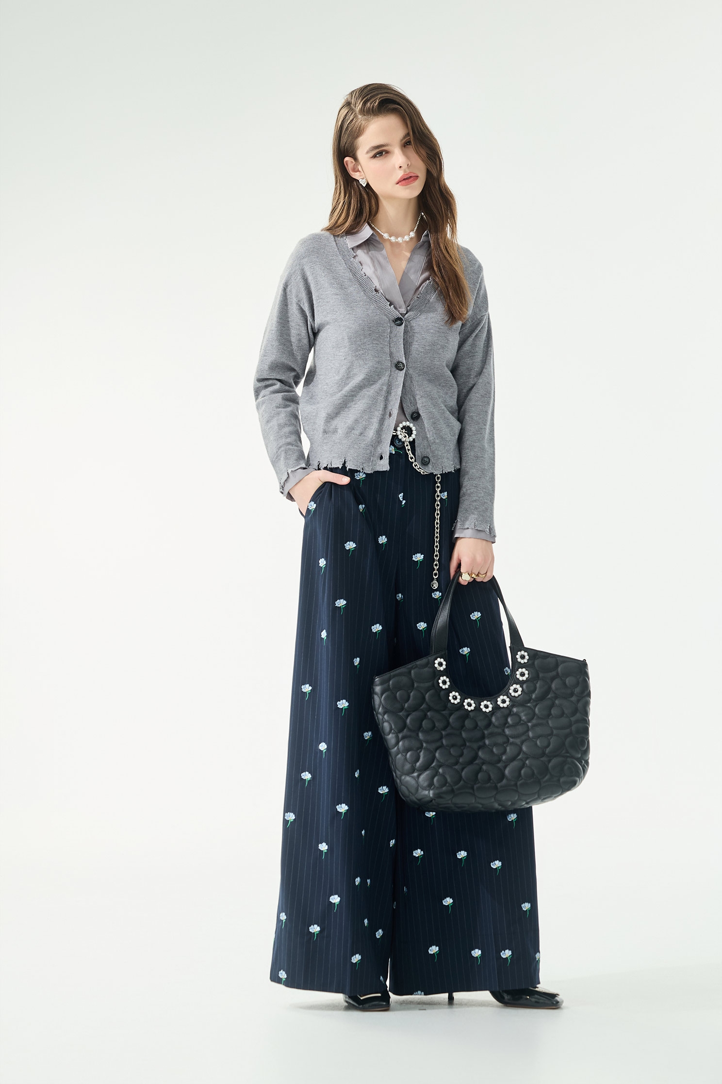 隨性毛邊灰針織外套隨性毛邊灰針織外套,外套,春夏穿搭,針織,針織外套