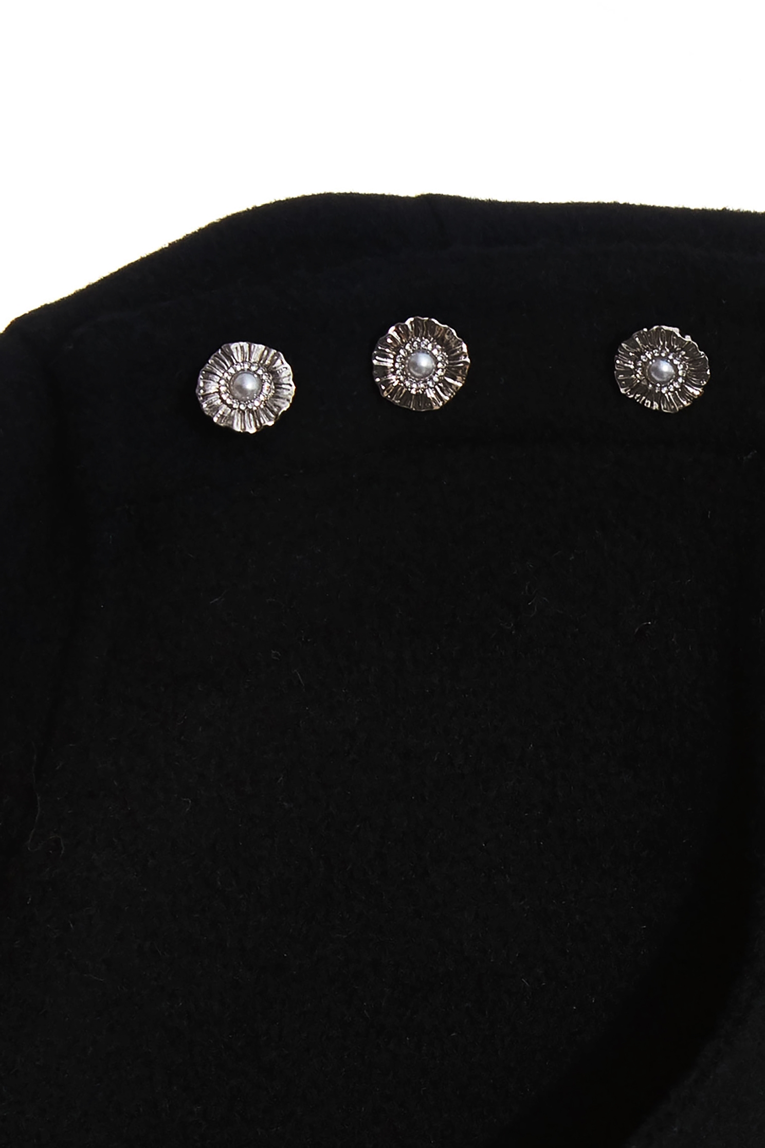 極致黑羊毛中長大衣極致黑羊毛中長大衣,上班OL穿搭,春夏穿搭,派對特輯,珍珠,簡約穿搭,約會特輯,長大衣