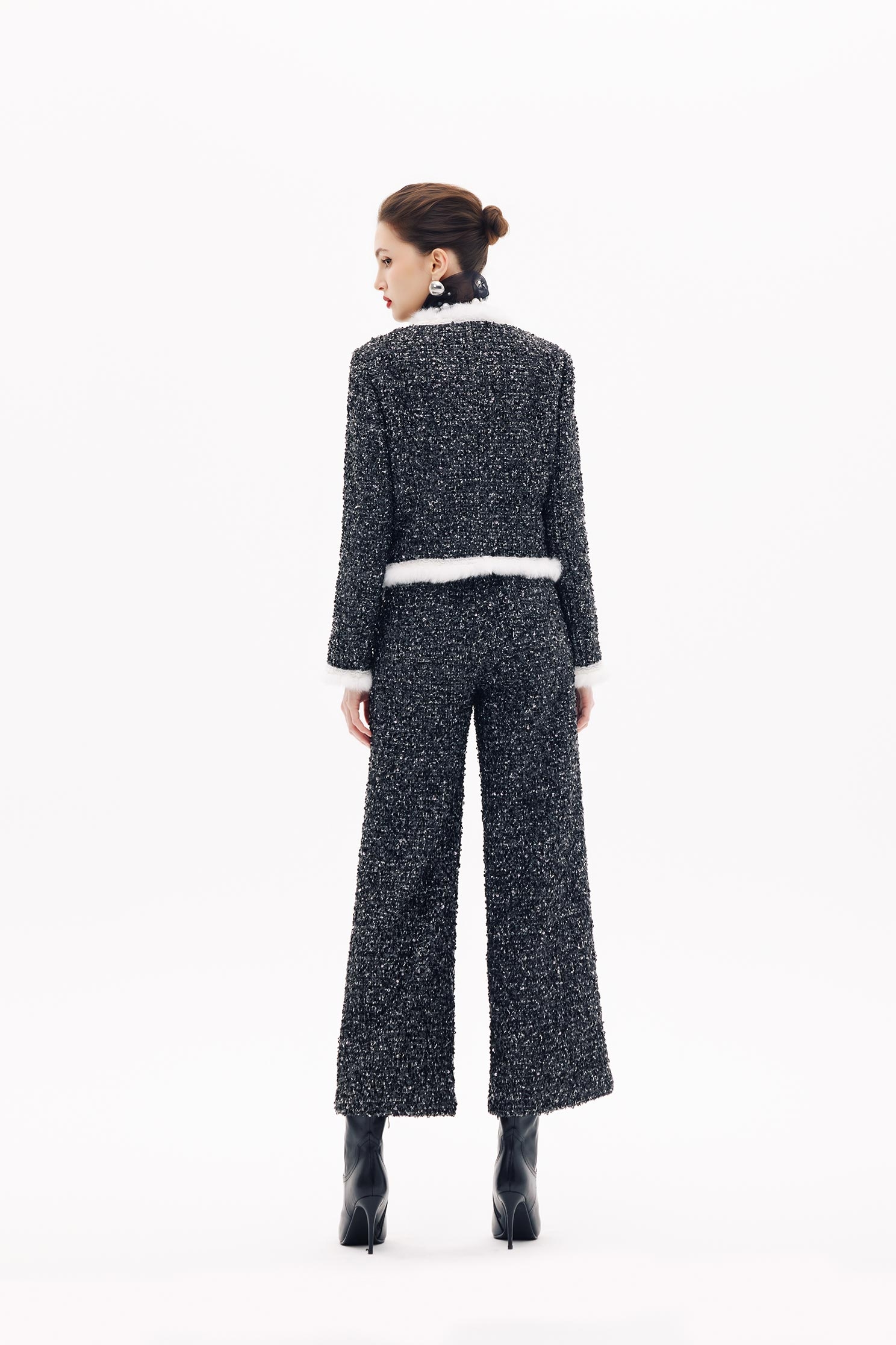 珍珠花朵別針小香復古外套珍珠花朵別針小香復古外套,一般外套,上班OL穿搭,人氣商品,外套,春夏穿搭,時髦成套搭配,派對特輯,珍珠,花花世界