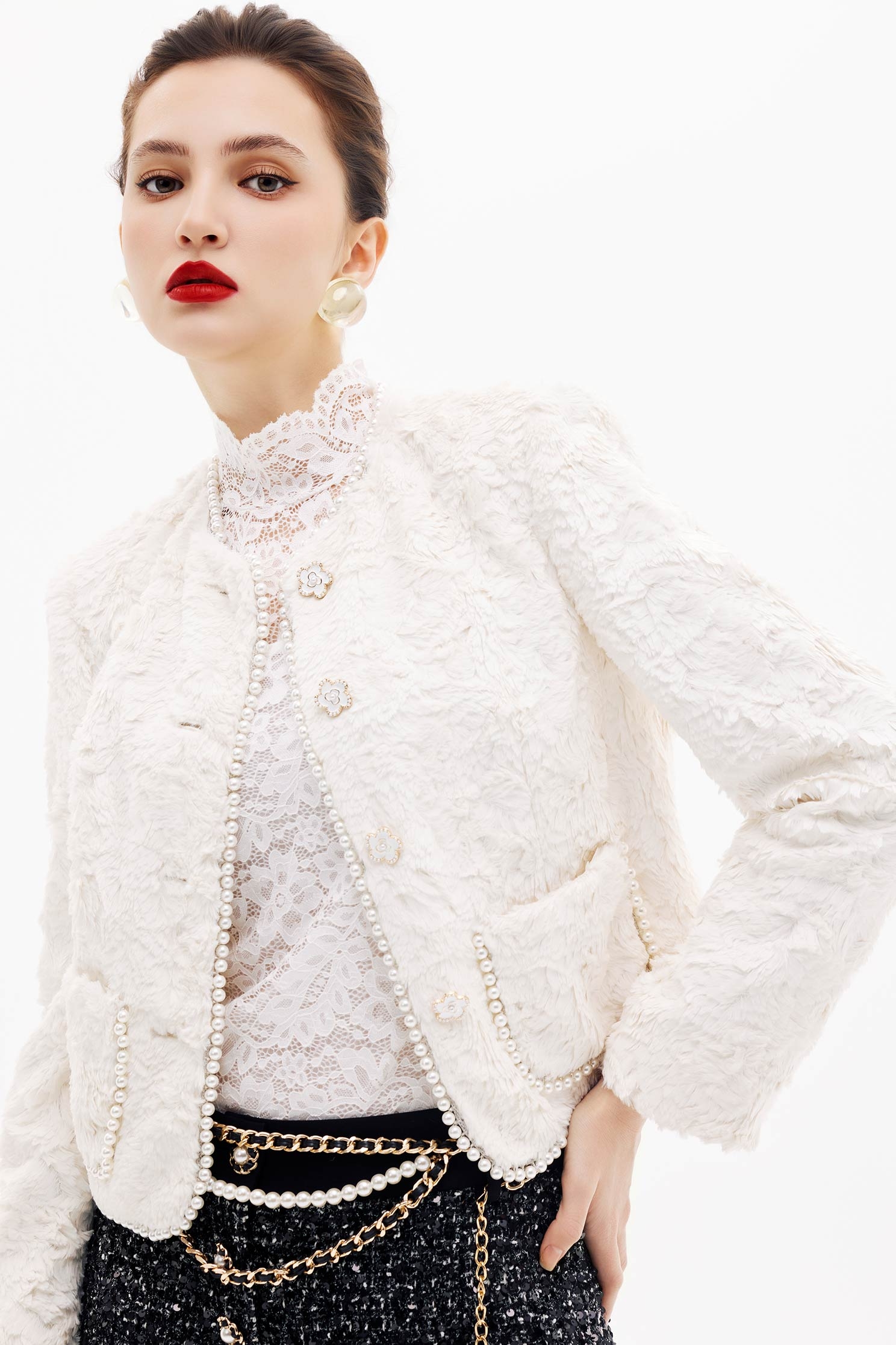 復古珍珠白仿皮草壓紋外套復古珍珠白仿皮草壓紋外套,一般外套,上班OL穿搭,外套,春夏穿搭,珍珠,花花世界