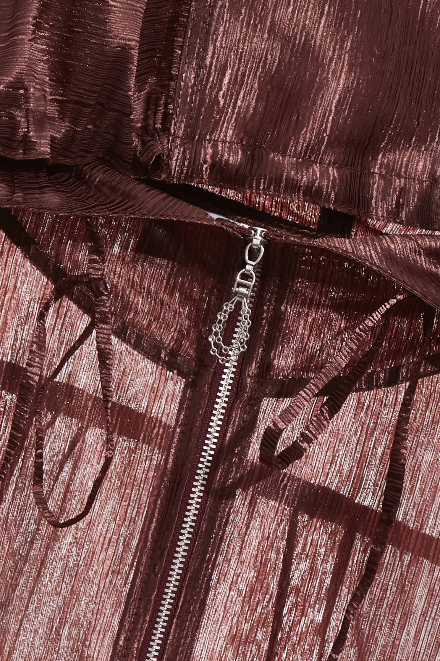 櫻桃巧克力色連帽外套櫻桃巧克力色連帽外套,上班OL穿搭,外套,春夏穿搭,約會特輯,蝴蝶結,連帽外套,長袖外套