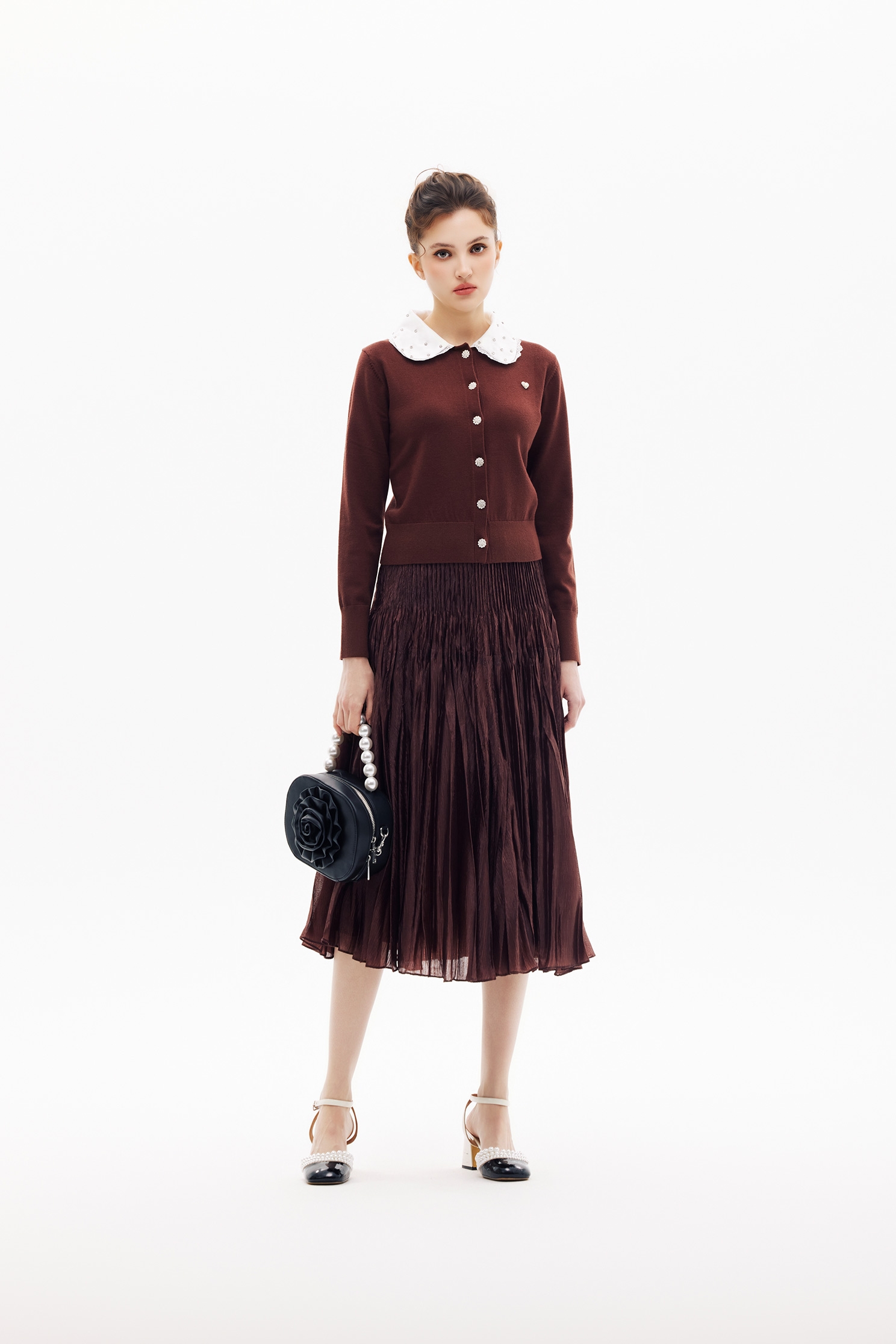 櫻桃巧克力色針織外套櫻桃巧克力色針織外套,上班OL穿搭,外套,春夏穿搭,簡約穿搭,約會特輯,花花世界,蕾絲,針織,針織外套