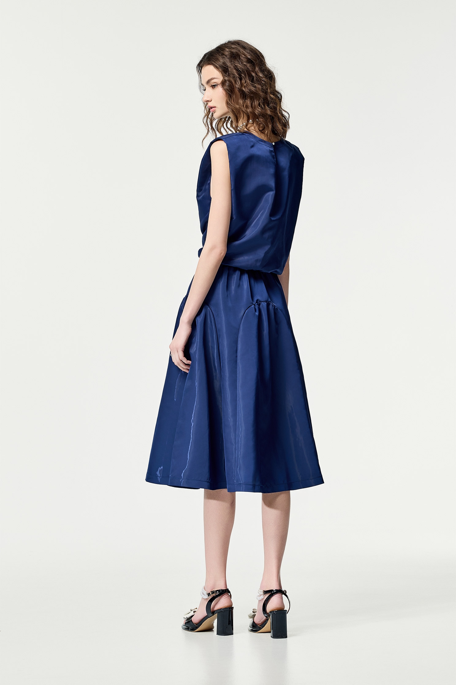 日蝕藍色復古宮廷風長裙日蝕藍色復古宮廷風長裙,人氣商品,春夏穿搭,時髦成套搭配,約會特輯,網裙,長裙