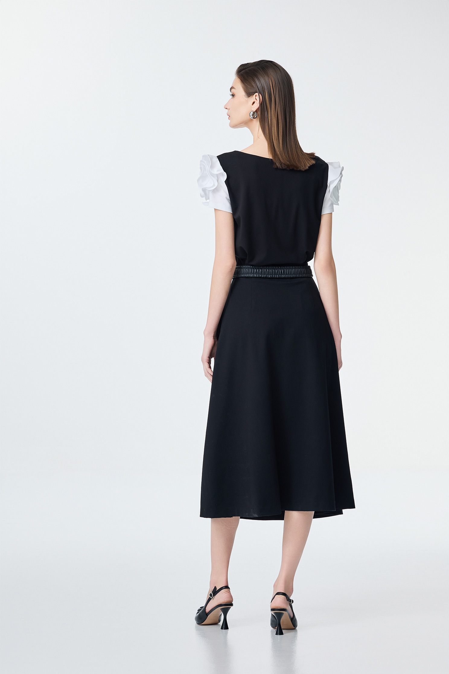 極致黑彈性玫瑰繞花中長展裙極致黑彈性玫瑰繞花中長展裙,春夏穿搭,時髦成套搭配,花花世界,長裙,黑色裙子