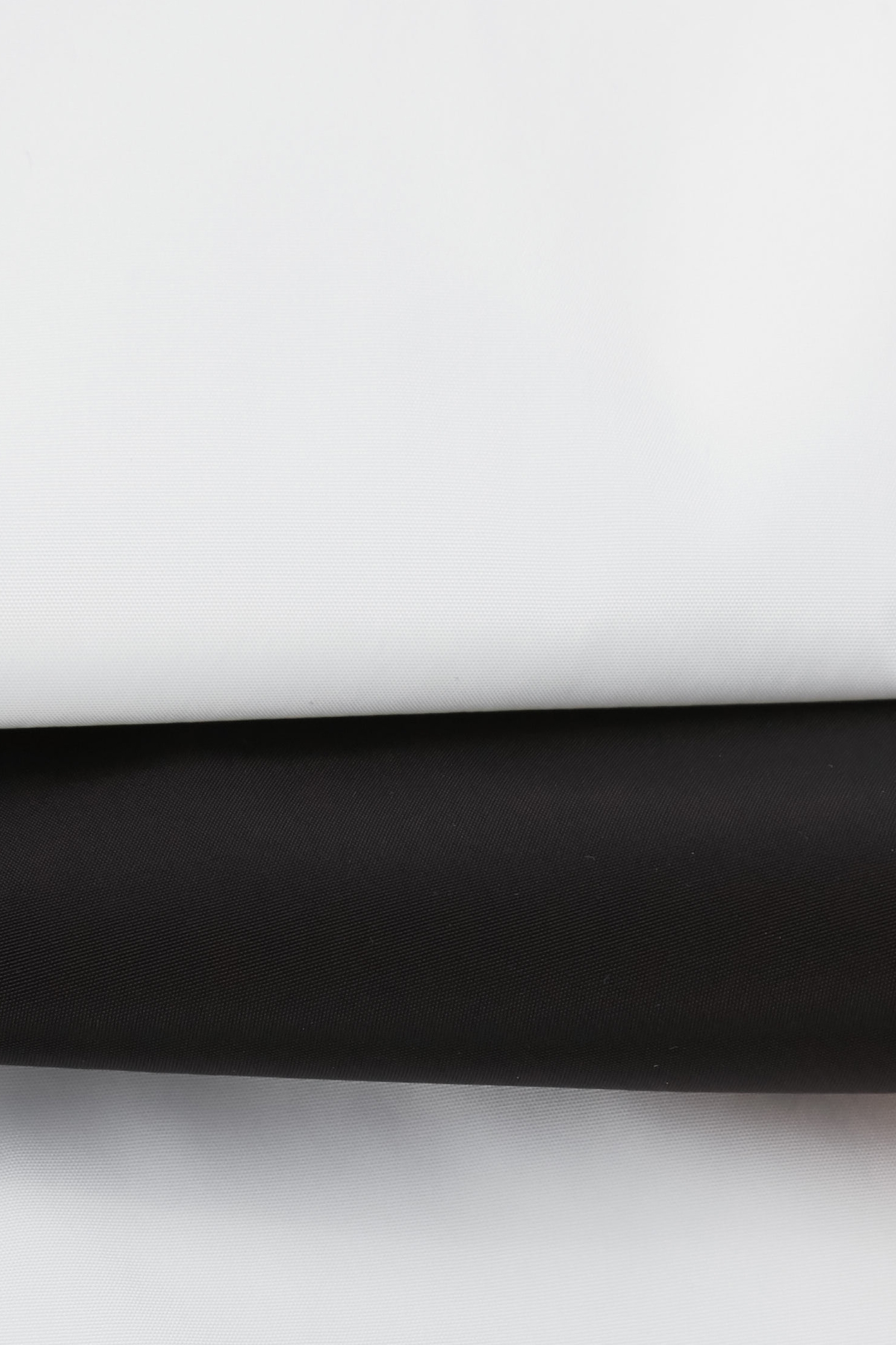 黑白拼接塔夫中長裙黑白拼接塔夫中長裙,人氣商品,春夏穿搭,條紋,約會特輯,長裙