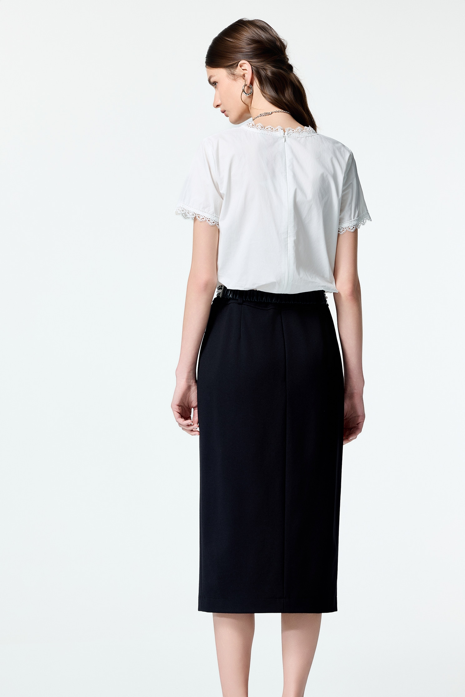 黑色逢釦裝飾直筒裙黑色逢釦裝飾直筒裙,上班OL穿搭,人氣商品,春夏穿搭,長裙,黑色裙子