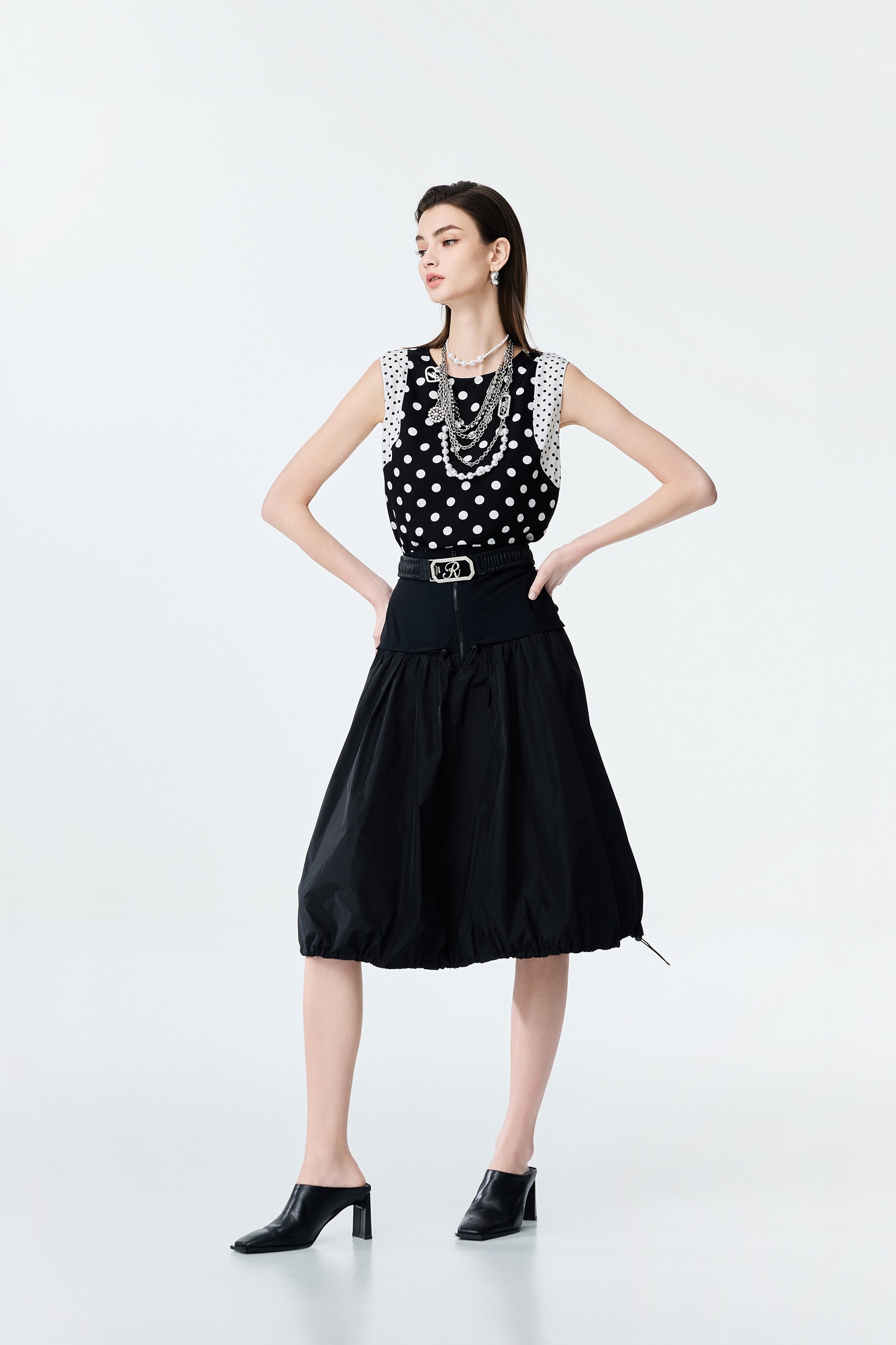 異素材剪接風衣拋裙異素材剪接風衣拋裙,A字裙,上班OL穿搭,人氣商品,春夏穿搭,長裙,黑色裙子