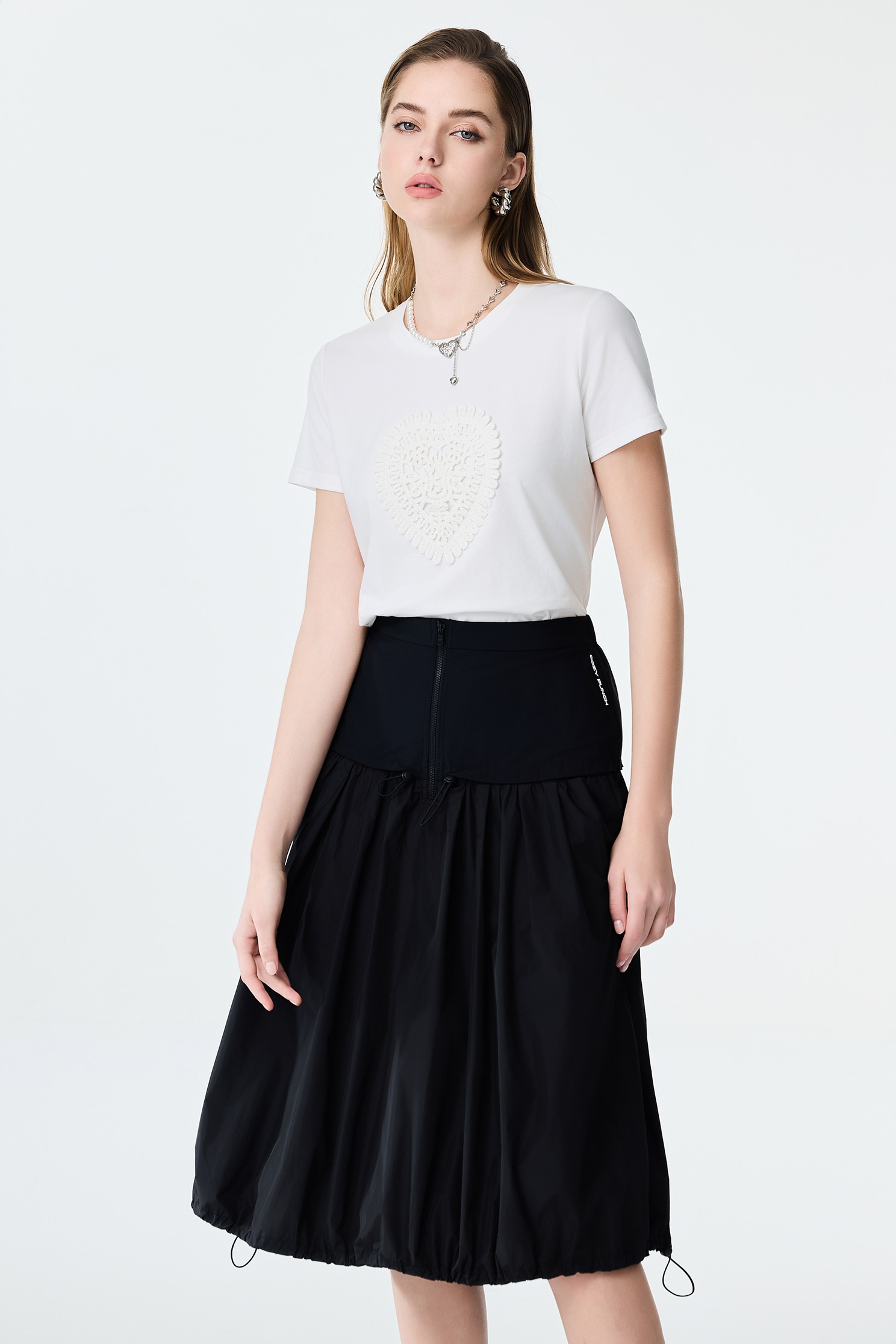 異素材剪接風衣拋裙異素材剪接風衣拋裙,A字裙,上班OL穿搭,人氣商品,春夏穿搭,長裙,黑色裙子