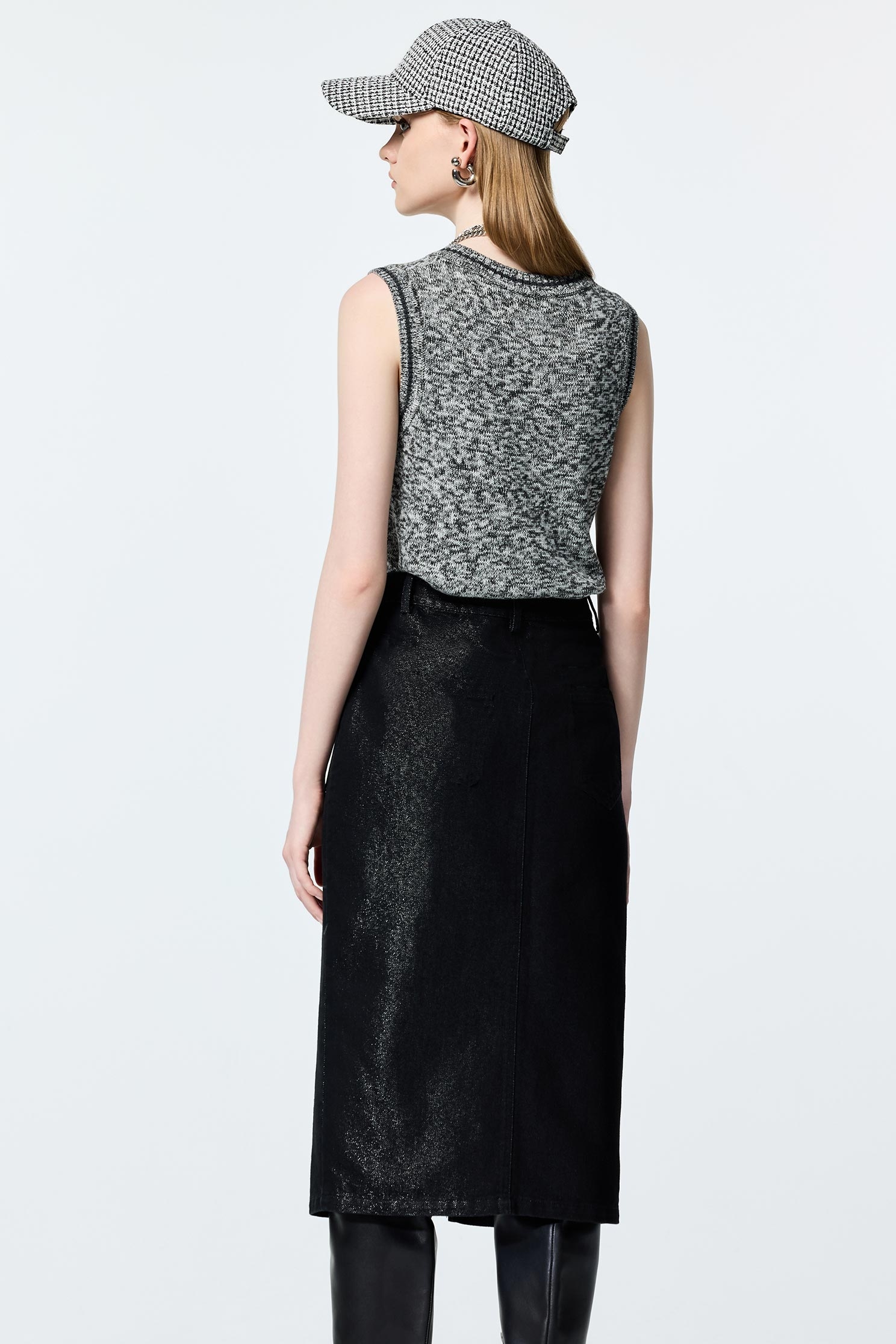 帶蔥光澤感牛仔裙帶蔥光澤感牛仔裙,上班OL穿搭,丹寧,人氣商品,時髦成套搭配,牛仔,牛仔裙,秋冬穿搭,窄裙,約會特輯,長裙