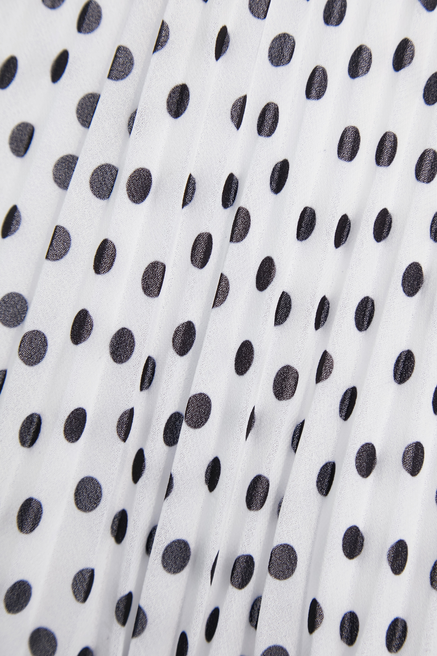 白底黑點雪紡女神壓摺長裙白底黑點雪紡女神壓摺長裙,波點,秋冬穿搭,約會特輯,長裙,雪紡,雪紡裙