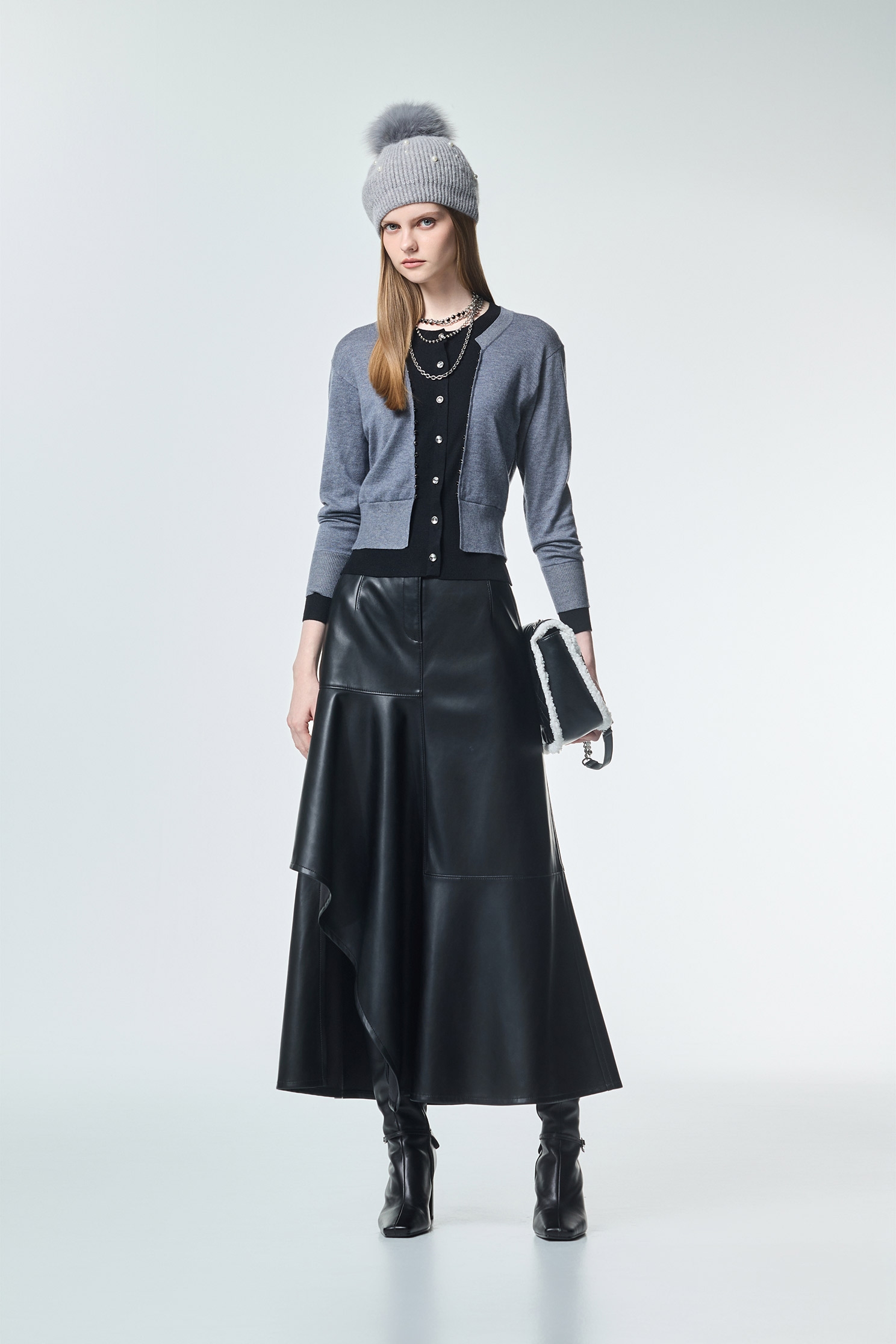 不對稱下擺仿皮長裙不對稱下擺仿皮長裙,上班OL穿搭,派對特輯,皮革,秋冬穿搭,約會特輯,長裙