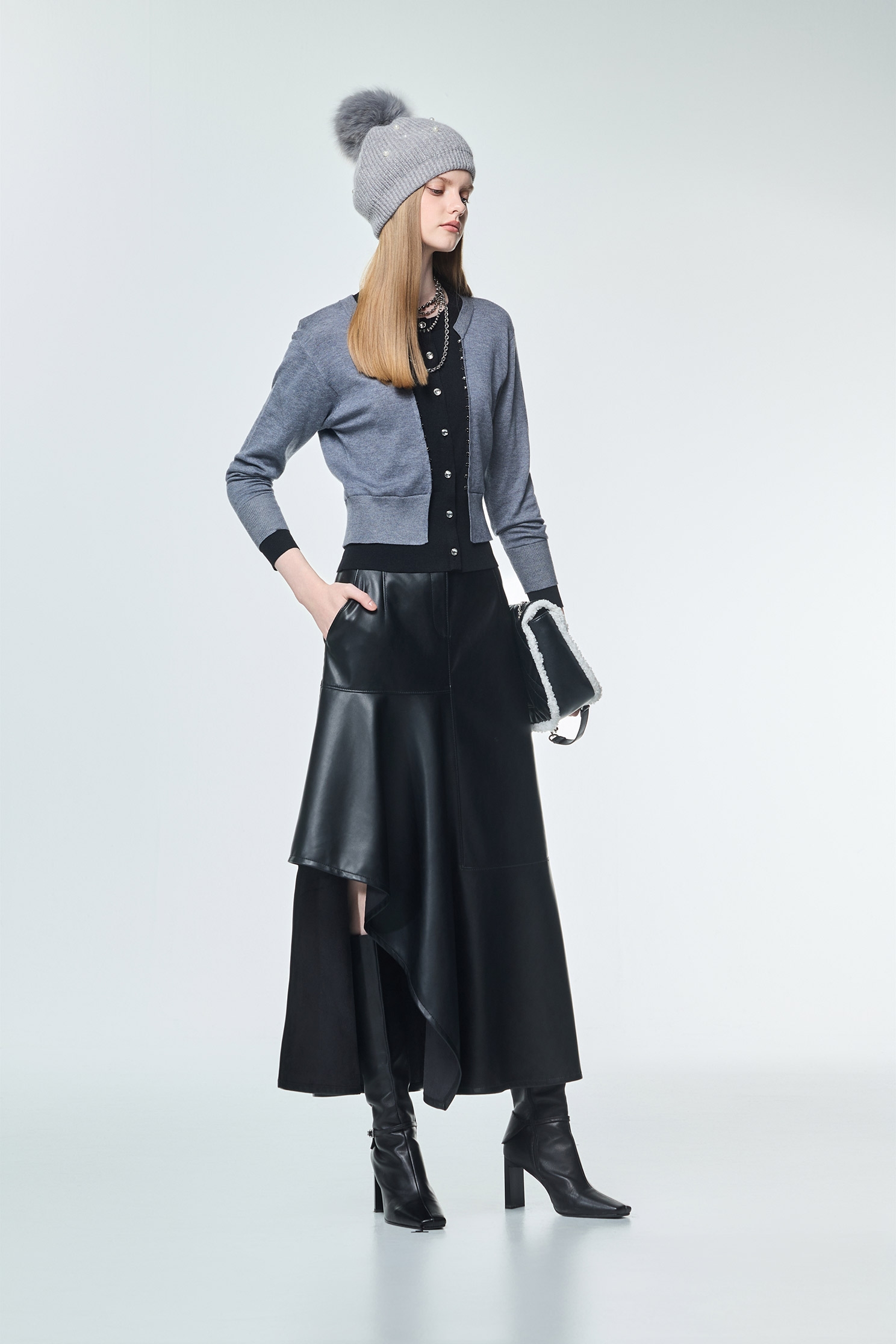 不對稱下擺仿皮長裙不對稱下擺仿皮長裙,上班OL穿搭,派對特輯,皮革,秋冬穿搭,約會特輯,長裙