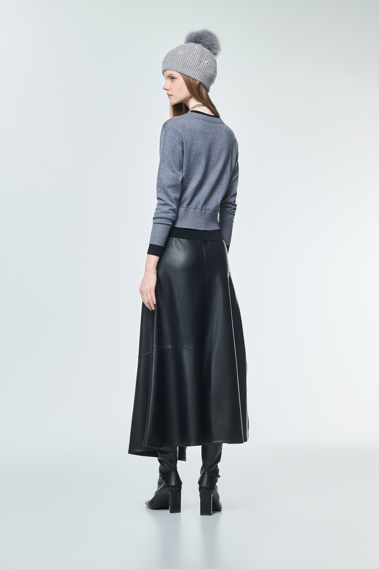 不對稱下擺仿皮長裙不對稱下擺仿皮長裙,上班OL穿搭,派對特輯,皮革,秋冬穿搭,約會特輯,長裙