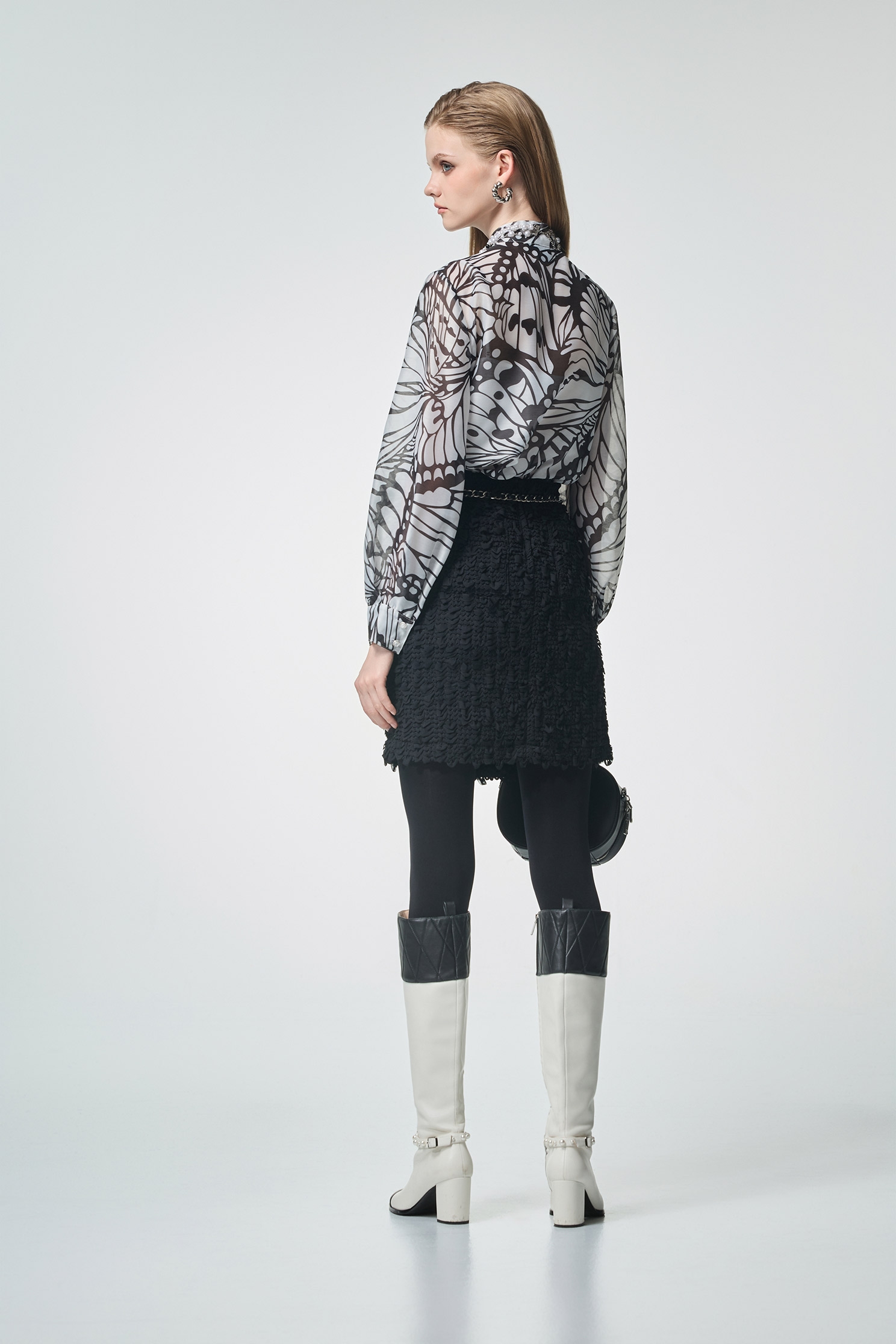 帶子紗式小香風珍珠釦短裙帶子紗式小香風珍珠釦短裙,上班OL穿搭,小香風,時髦成套搭配,派對特輯,珍珠,短裙,秋冬穿搭,約會特輯,花花世界