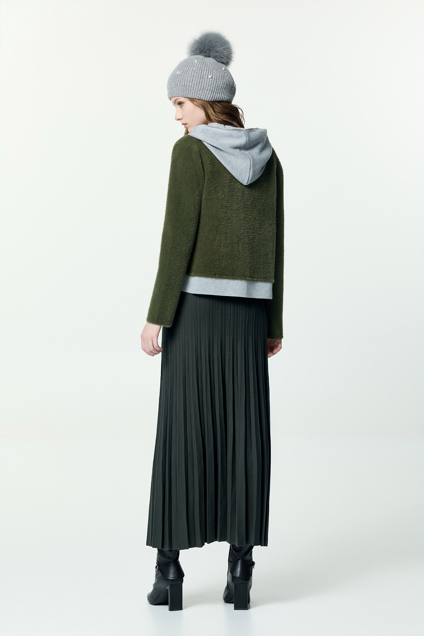 月光霧感針織百褶裙月光灰針織百褶裙,上班OL穿搭,秋冬穿搭,約會特輯,針織,長裙