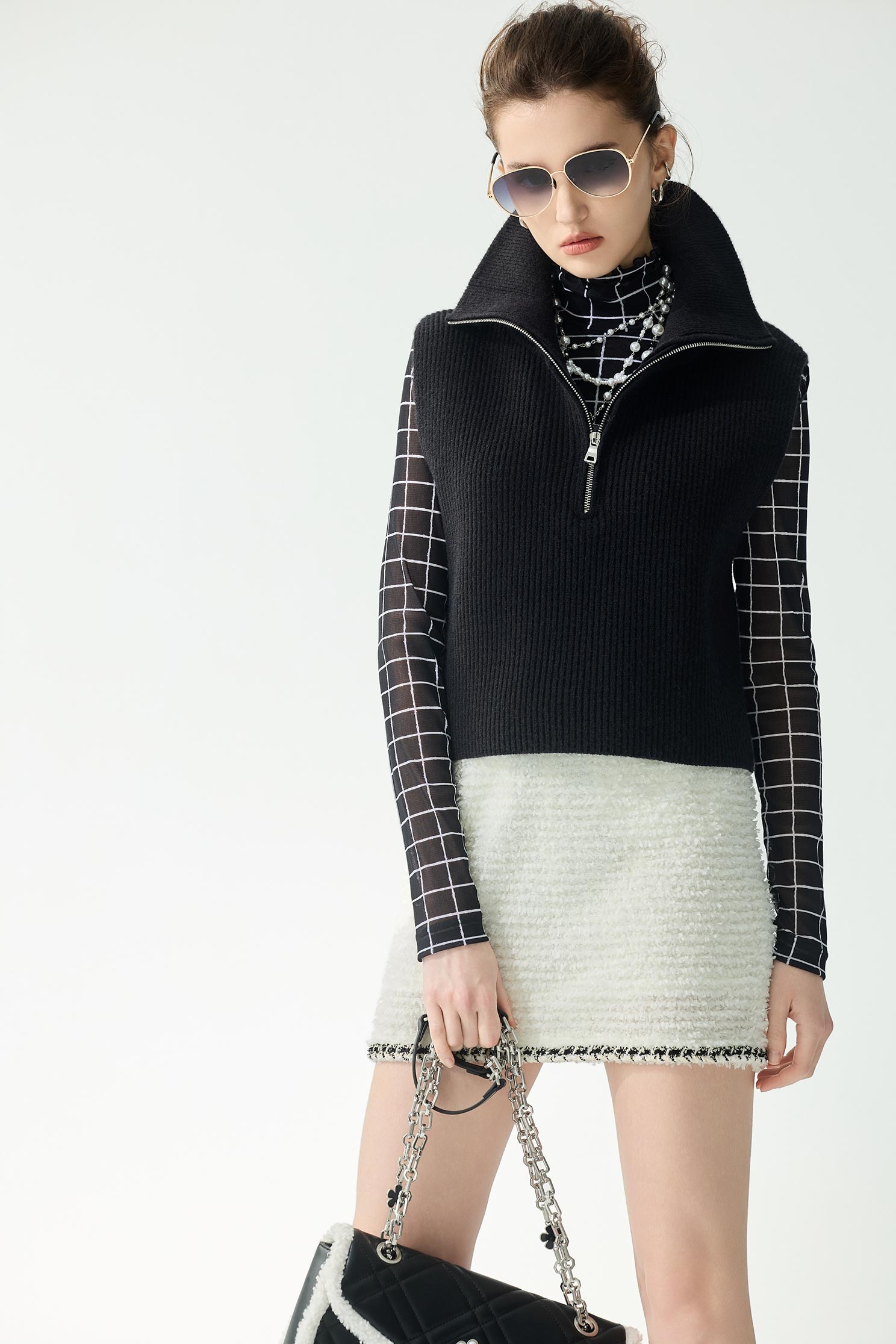 奶白色經典花呢短裙奶白色經典花呢短裙,上班OL穿搭,春夏穿搭,時髦成套搭配,白色裙子,短裙,短褲