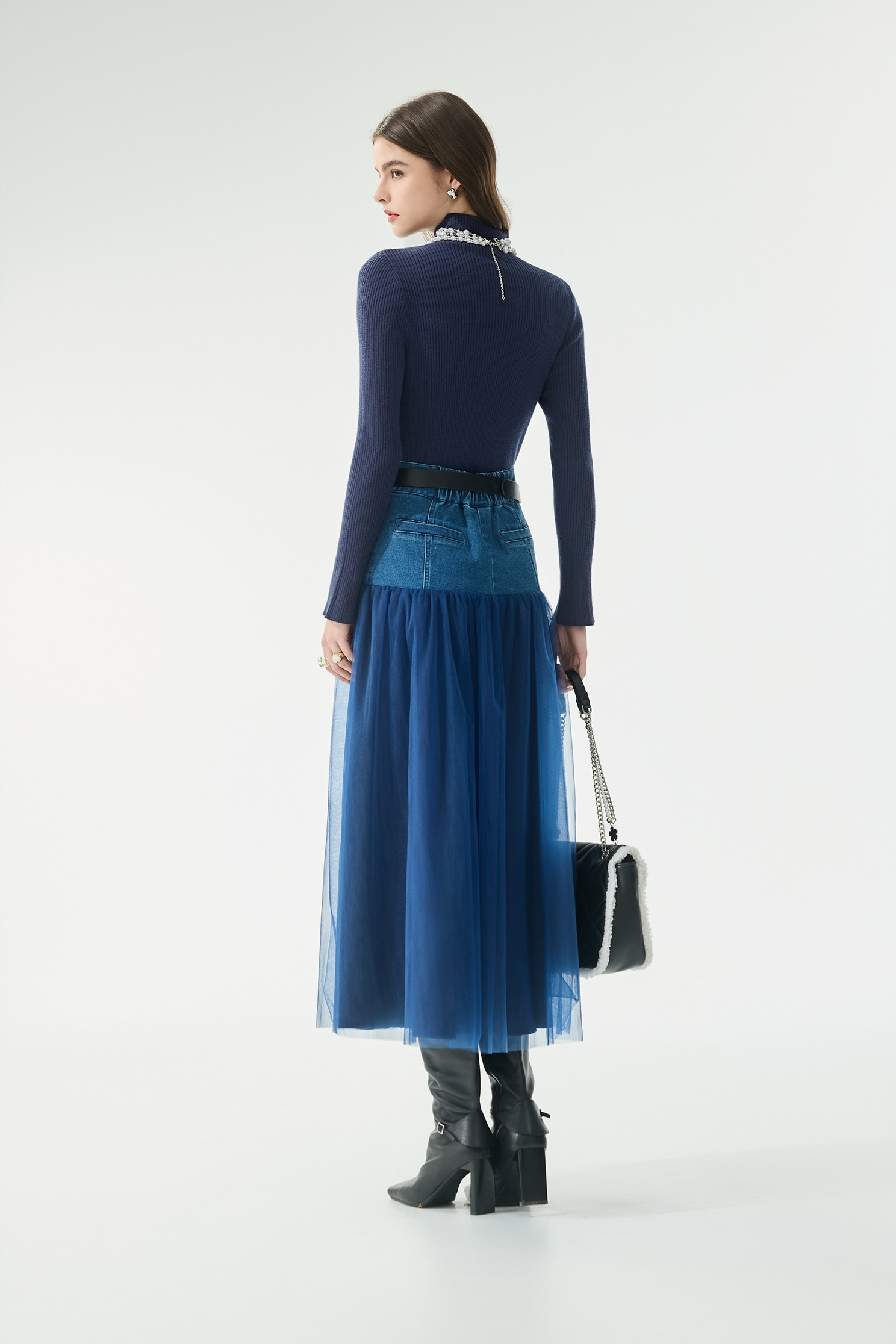 濃厚靛藍拼網紗牛仔裙濃厚靛藍拼網紗牛仔裙,丹寧,人氣商品,牛仔,牛仔裙,秋冬穿搭,約會特輯,紗裙,網紗,長裙